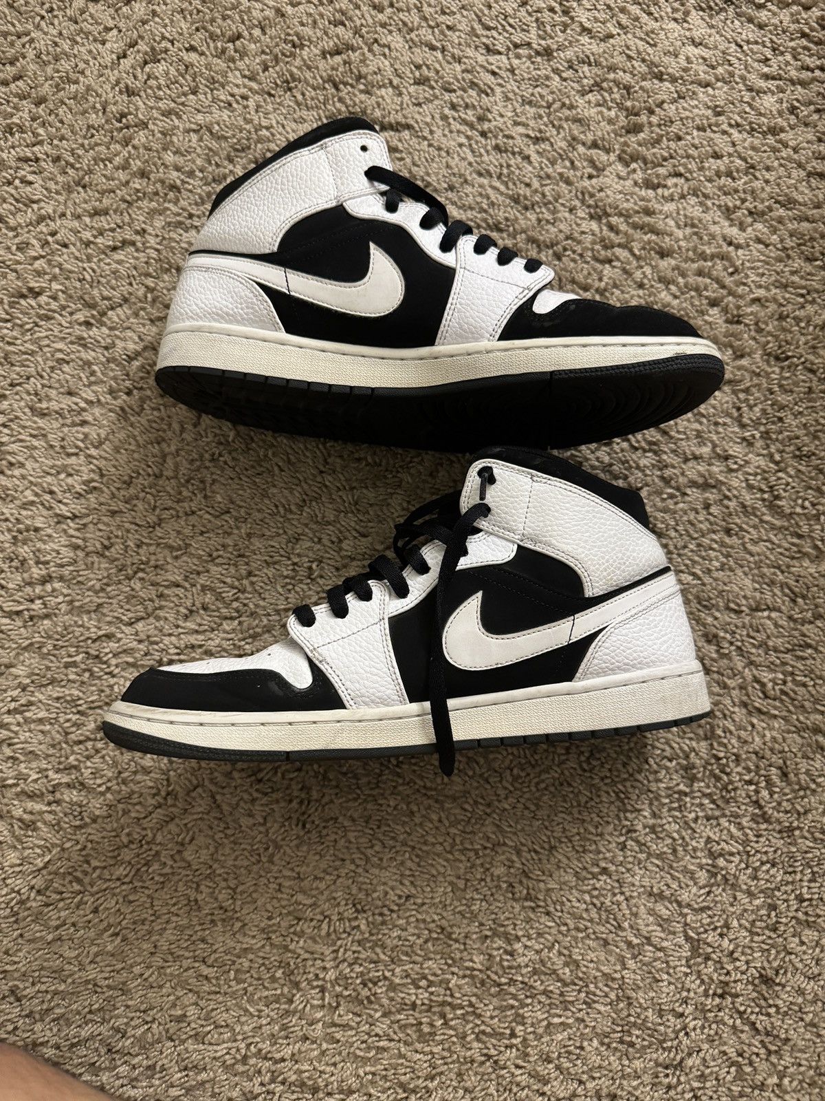 Jordan Brand jordan 1 mid tuxedo Size US 10.5 / EU 43-44 - 3 Thumbnail