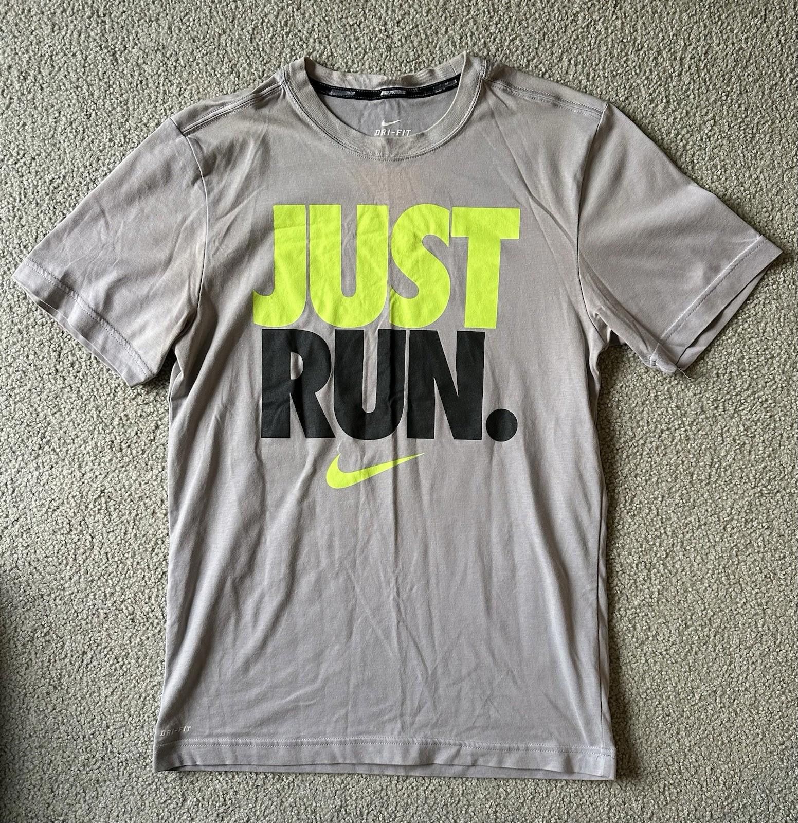 Nike Nike “JUST RUN” Short Sleeve T-Shirt Men’s S, Some Fading Size US S / EU 44-46 / 1 - 1 Thumbnail