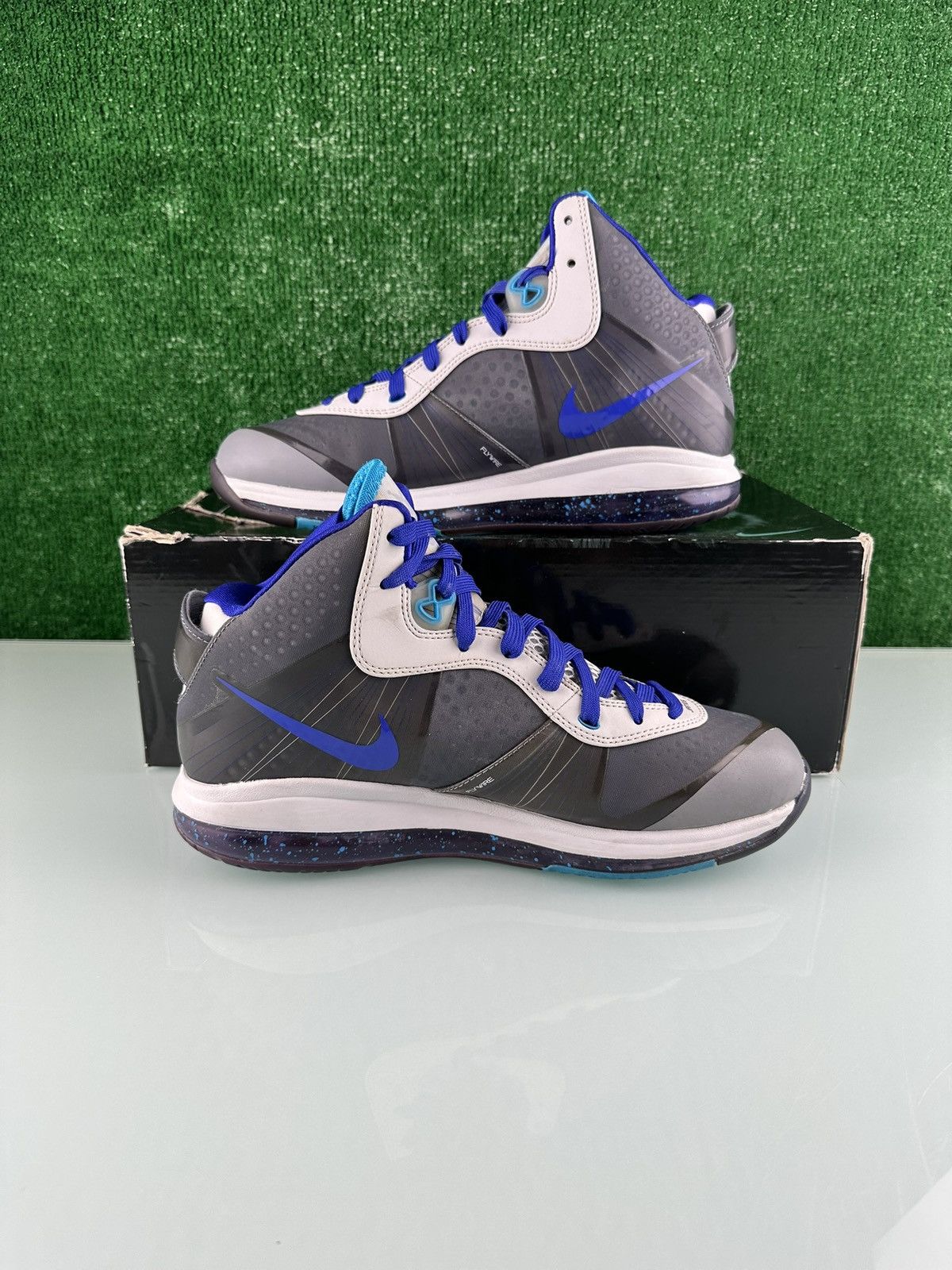 Nike Nike LeBron 8 V/2 Hornets Size 9.5 Size US 9.5 / EU 42-43 - 3 Thumbnail