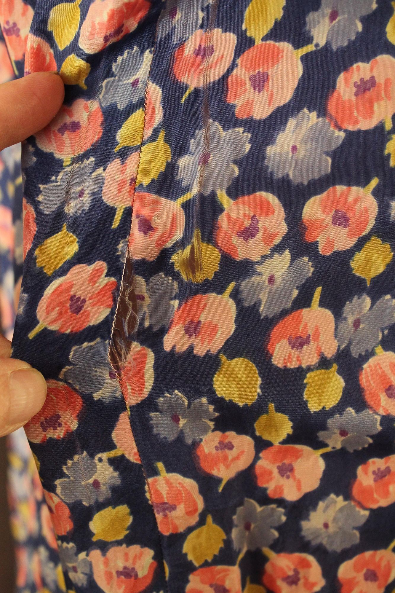 Other Vintage Antique 1920s Dress, Silk Blue and Pink Floral Print Size M / US 6-8 / IT 42-44 - 8 Thumbnail