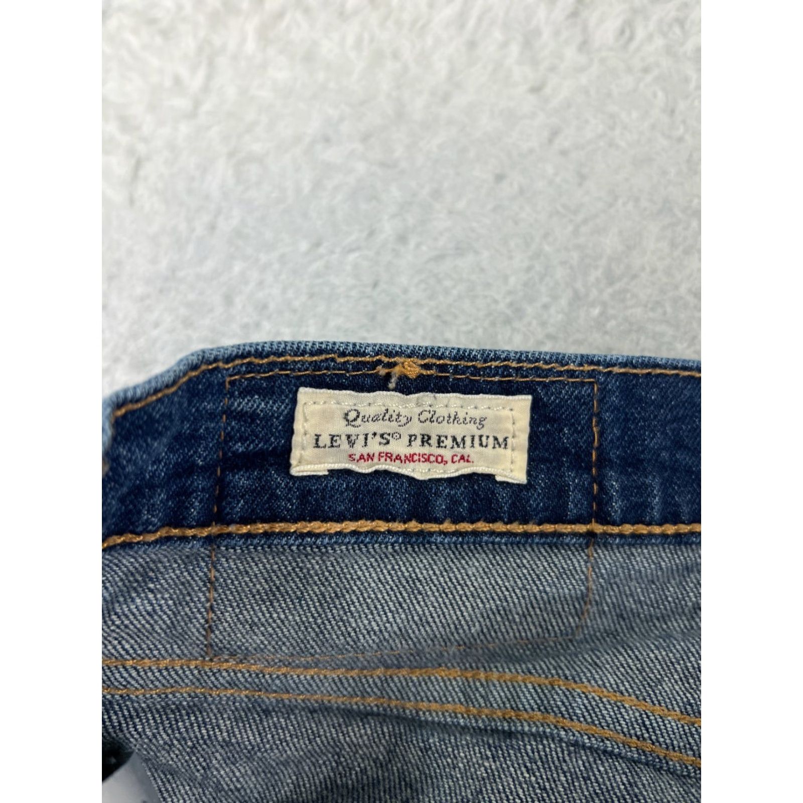 Levi's VINTAGE Levis Jeans Adult 31 Blue Denim 512 Premium Slim Tapered 30x29.5 Mens Regular Jeans Size US 31 - 6 Thumbnail
