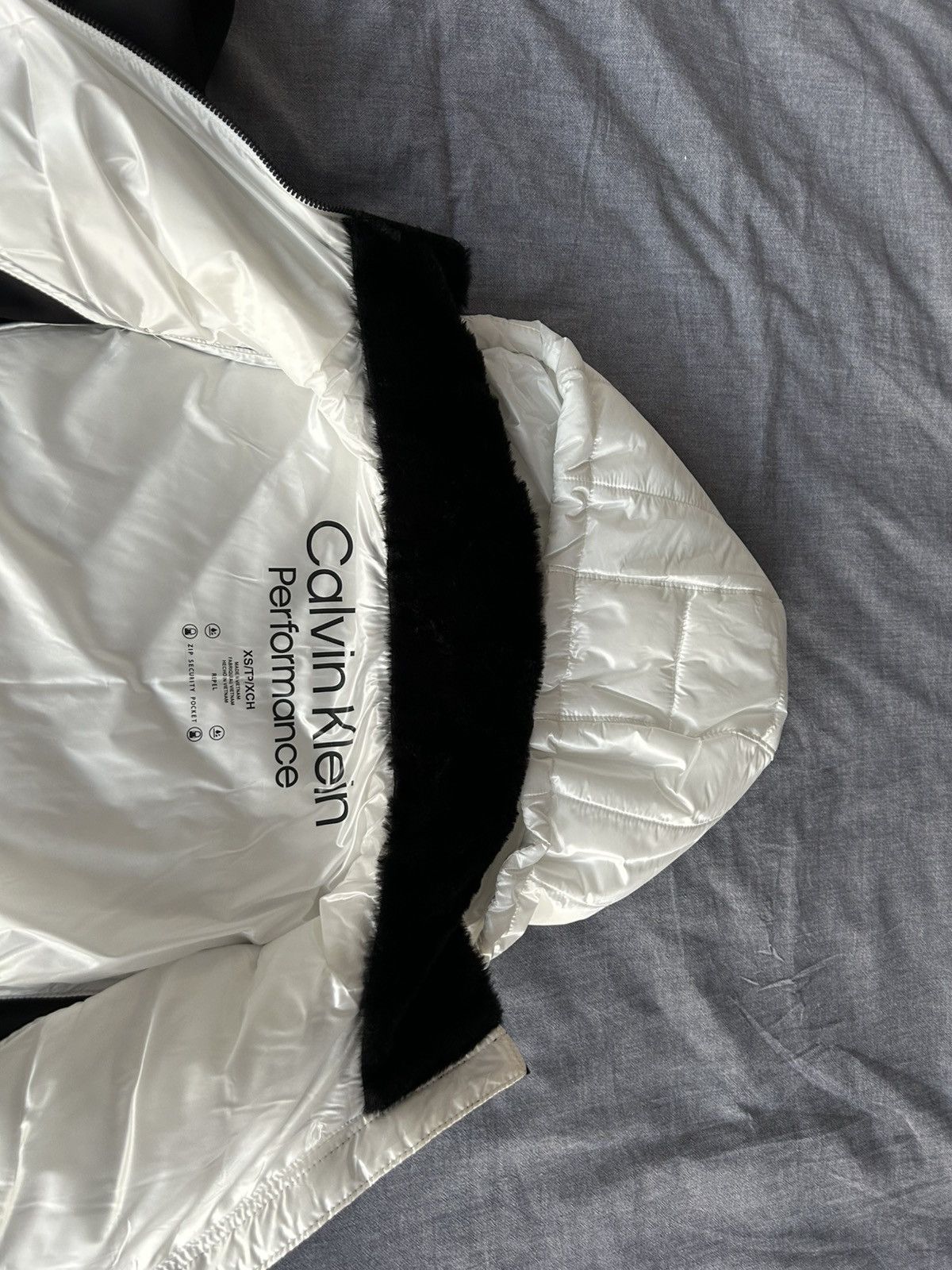 Calvin Klein Calvin Klein Performance White & Black Hybrid Puffer Jacket Size XS / US 0-2 / IT 36-38 - 4 Thumbnail
