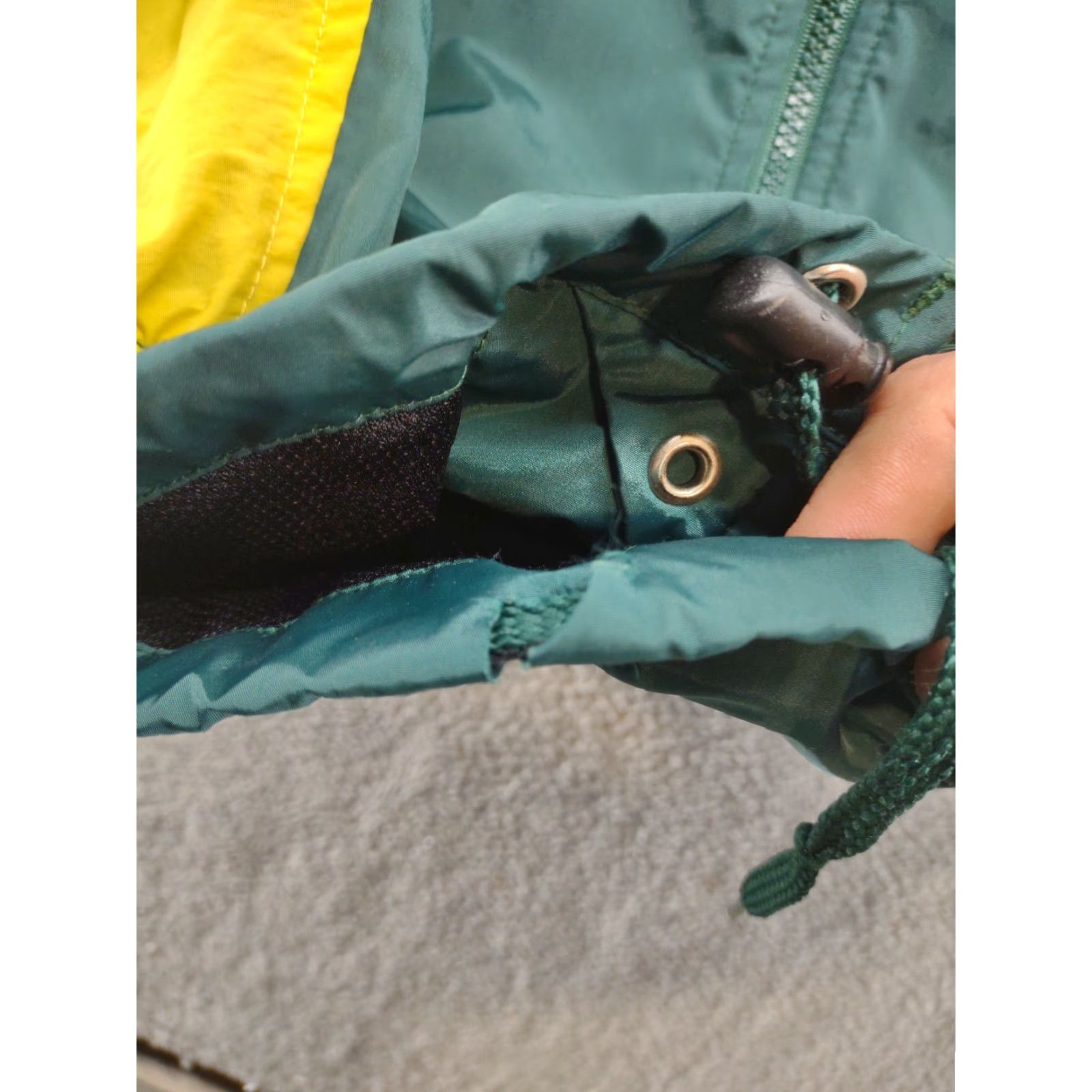 Nike VINTAGE Nike Windbreaker Jacket Full Zip Green Gold White Tag 90s XL Mens Size US XL / EU 56 / 4 - 3 Thumbnail