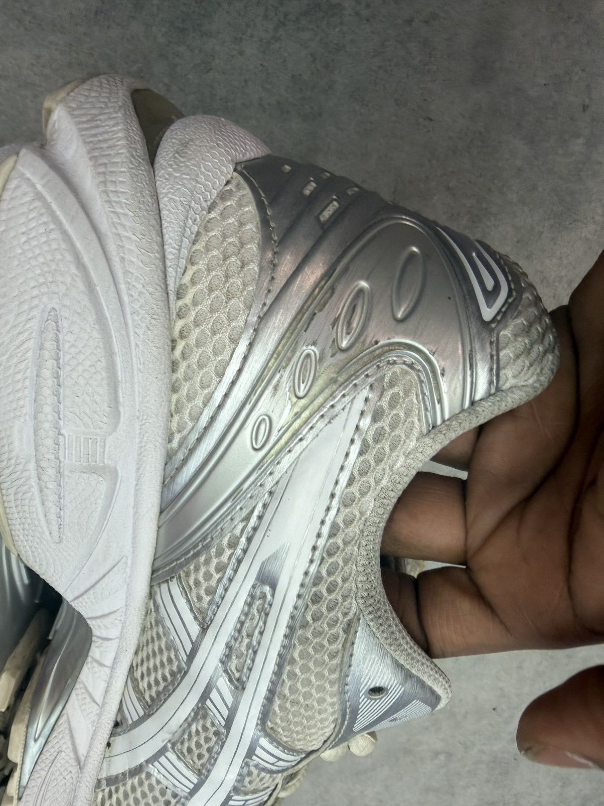 Asics × JJJJound JJJJound Asics Gel-Kayano 14 Silver White Size US 9 / EU 42 - 6 Thumbnail