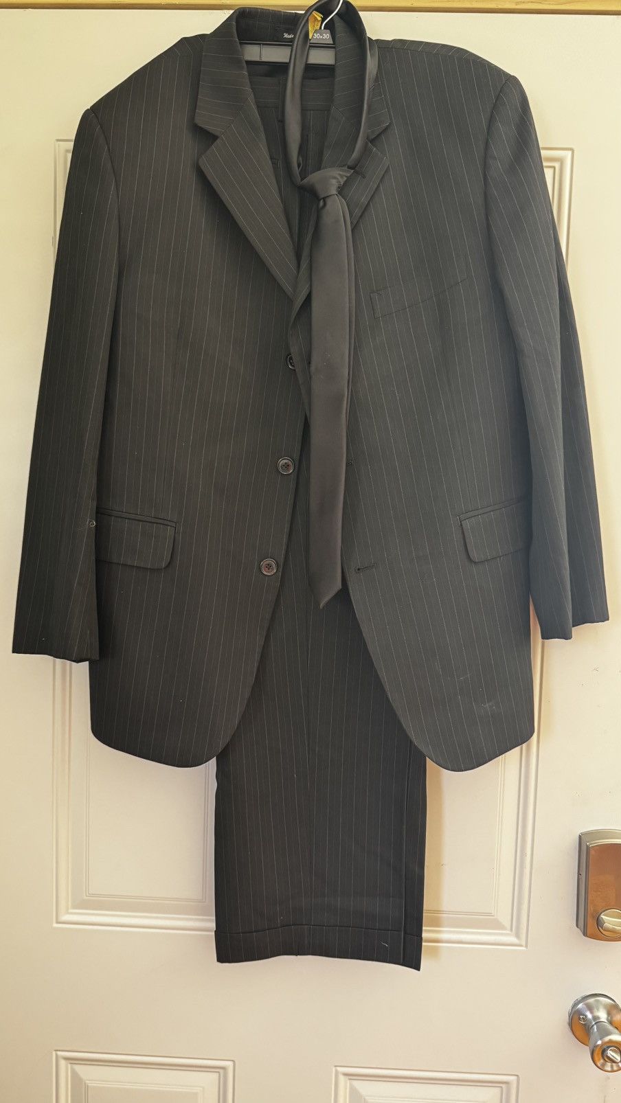 Van Heusen Van Heusen 2 Piece Suit Size 38R - 1 Thumbnail
