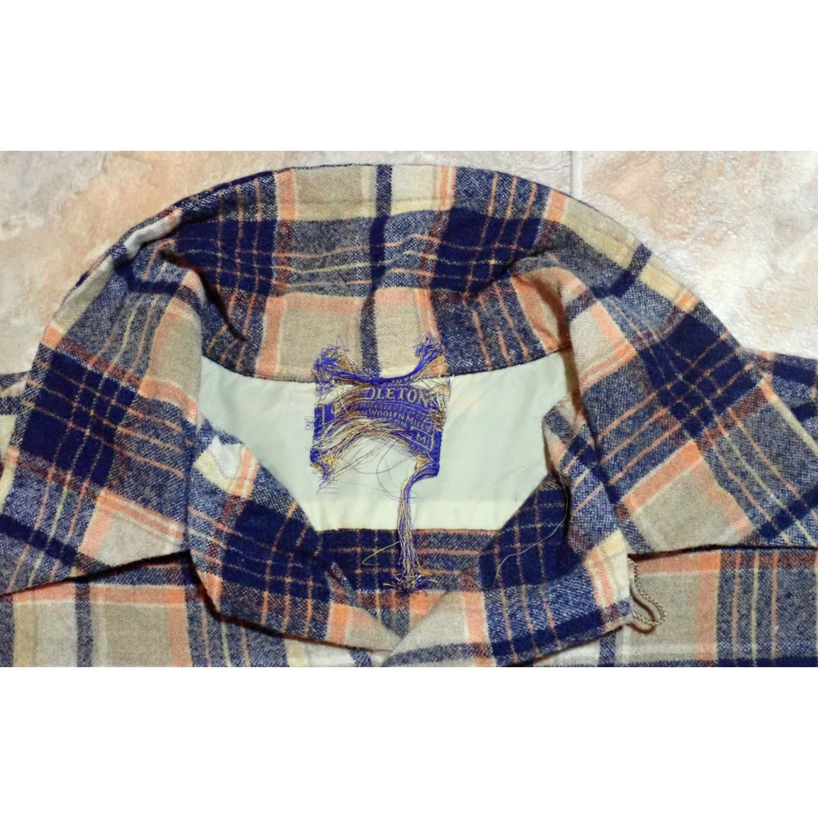 Pendleton VINTAGE 70s PENDLETON MENS MEDIUM BUTTON LOOP COLLAR WOOL SHIRT Size US M / EU 48-50 / 2 - 4 Thumbnail