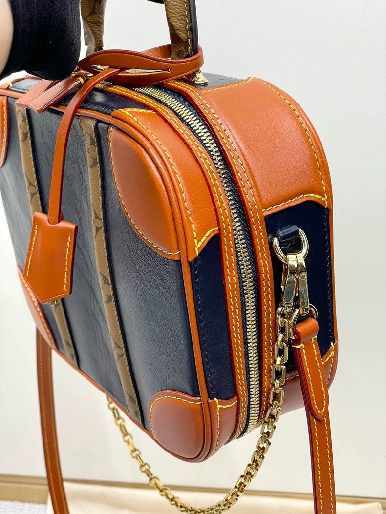 Louis Vuitton Louis Vuitton Show style presbyopic color-matching carryin Size ONE SIZE - 3 Thumbnail