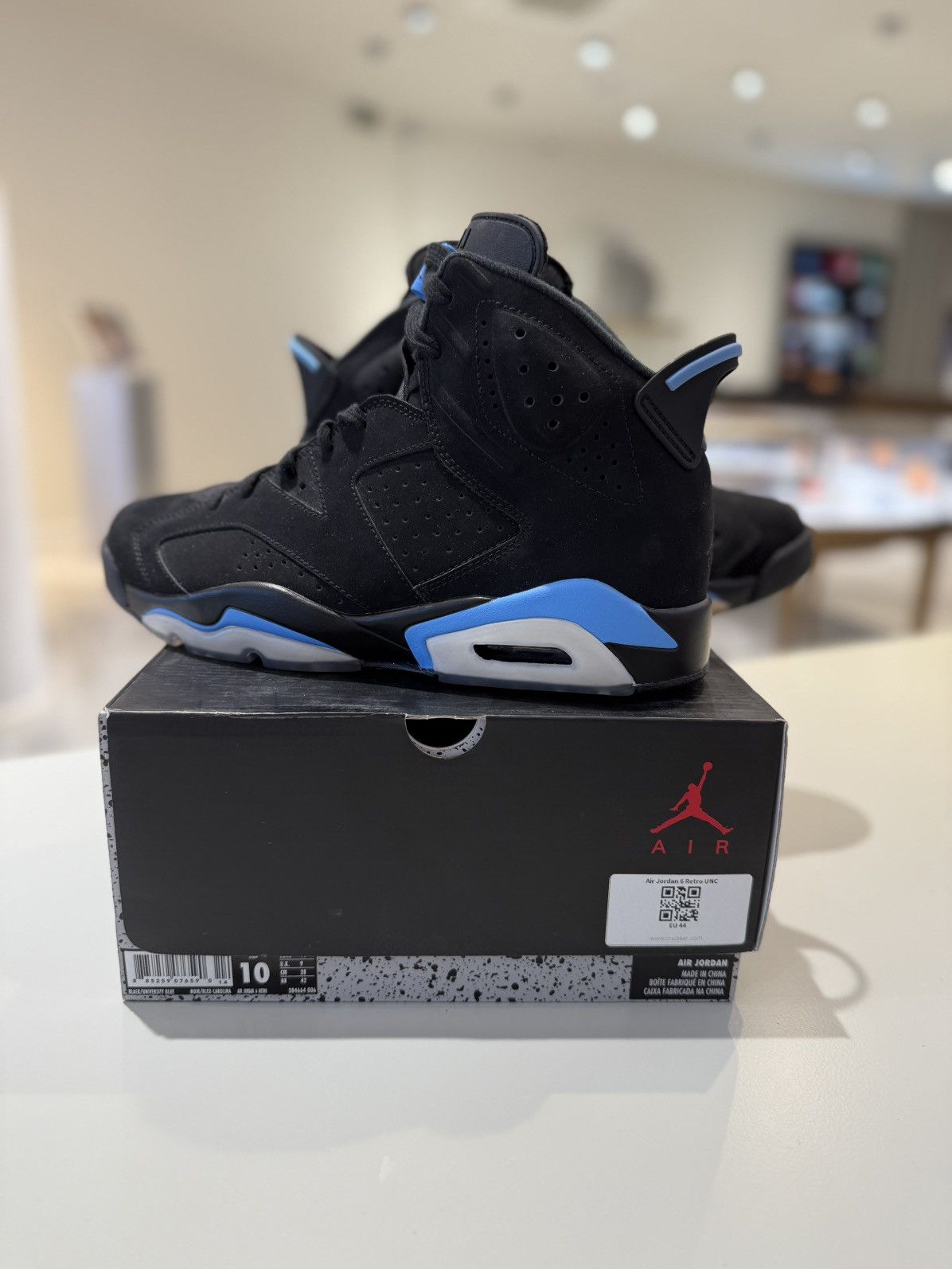 Jordan Brand Air Jordan 6 Retro UNC Size US 10 / EU 43 - 6 Thumbnail