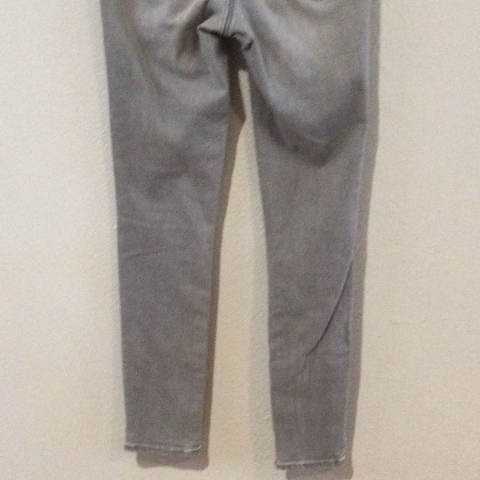 Athleta Athleta Faded Gray Mid Rise 5 Pocket Button/Zip Jegging 4 Size 27" / US 4 / IT 40 - 6 Thumbnail