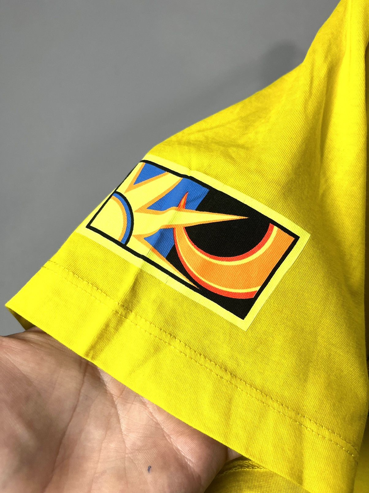 Vintage Valentino Rossi VR46 Moto GP Racing Team T Shirt Size US M / EU 48-50 / 2 - 3 Thumbnail