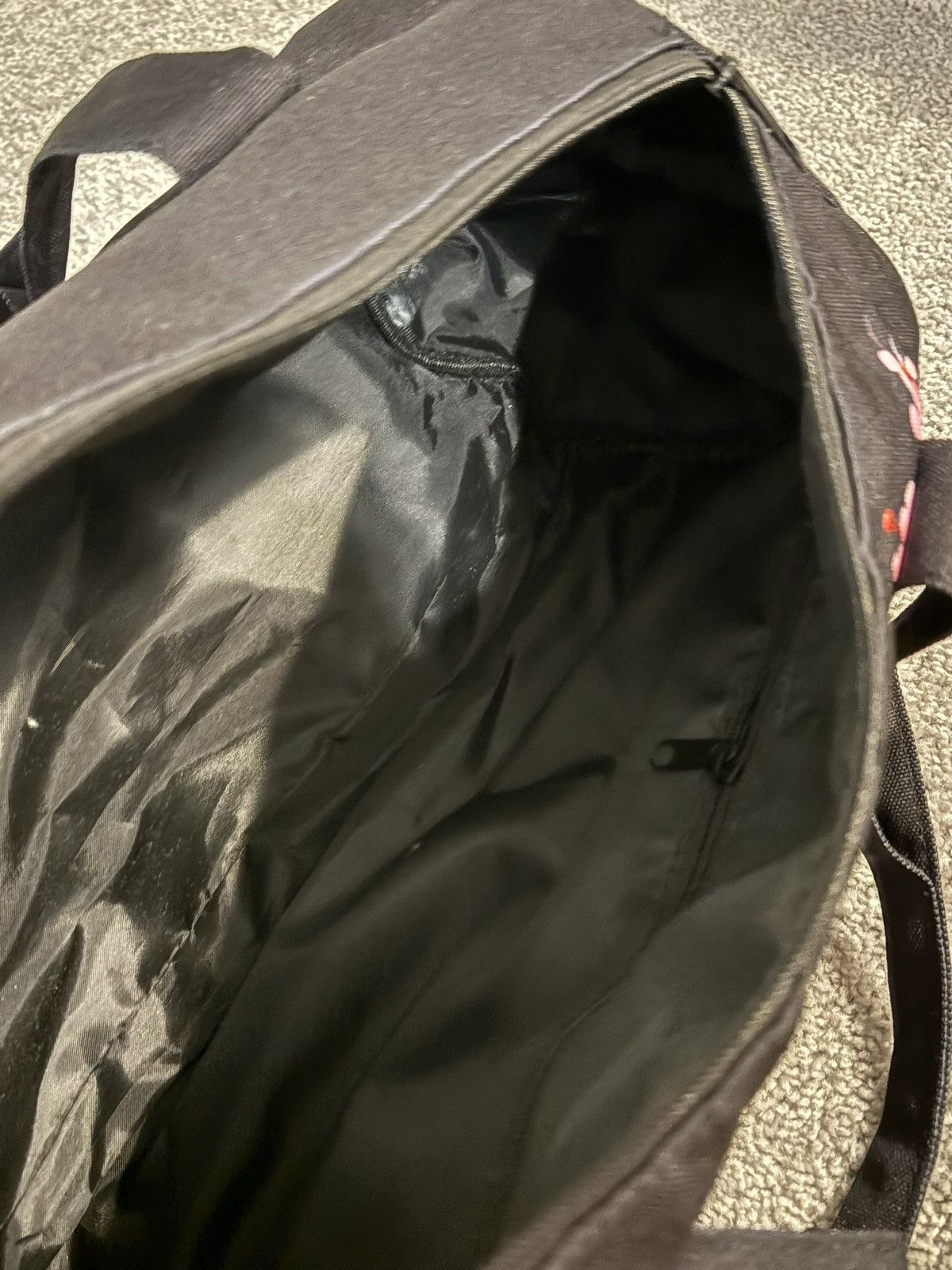 Anti Social Social Club Anti Social club kkotch side duffel bag Black cherry blossom Size ONE SIZE - 7 Thumbnail