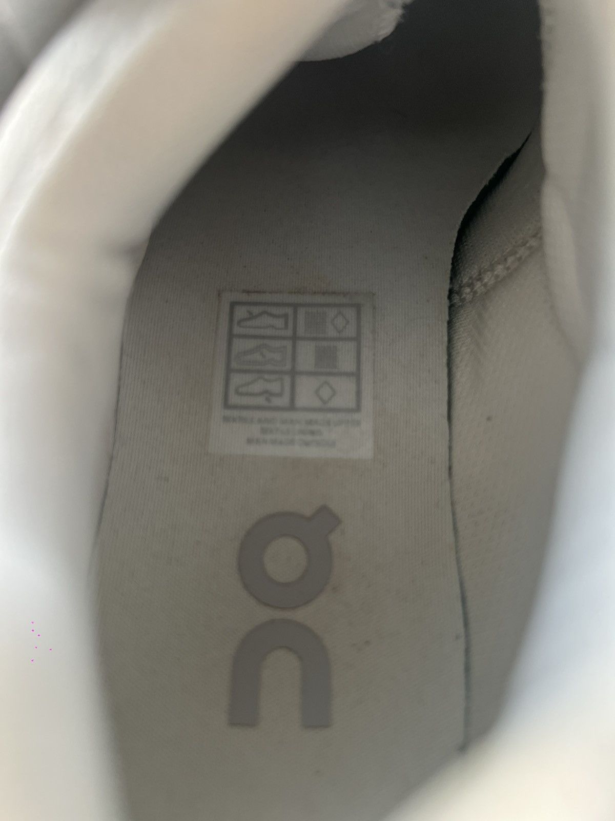 On ON Cloud The Rodger Size 5 Women’s Size US 5 / IT 35 - 7 Thumbnail