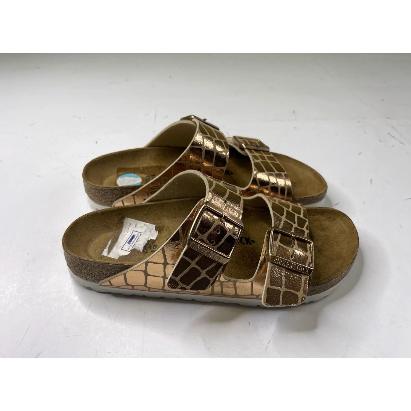 Birkenstock Birkenstock Arizona Sandal Buckle Comfort Rose Gold 37 (US 6) Women Leather Slip-On Roses Vintage? Wait no vintage. Size US 6 / IT 36 - 2 Thumbnail