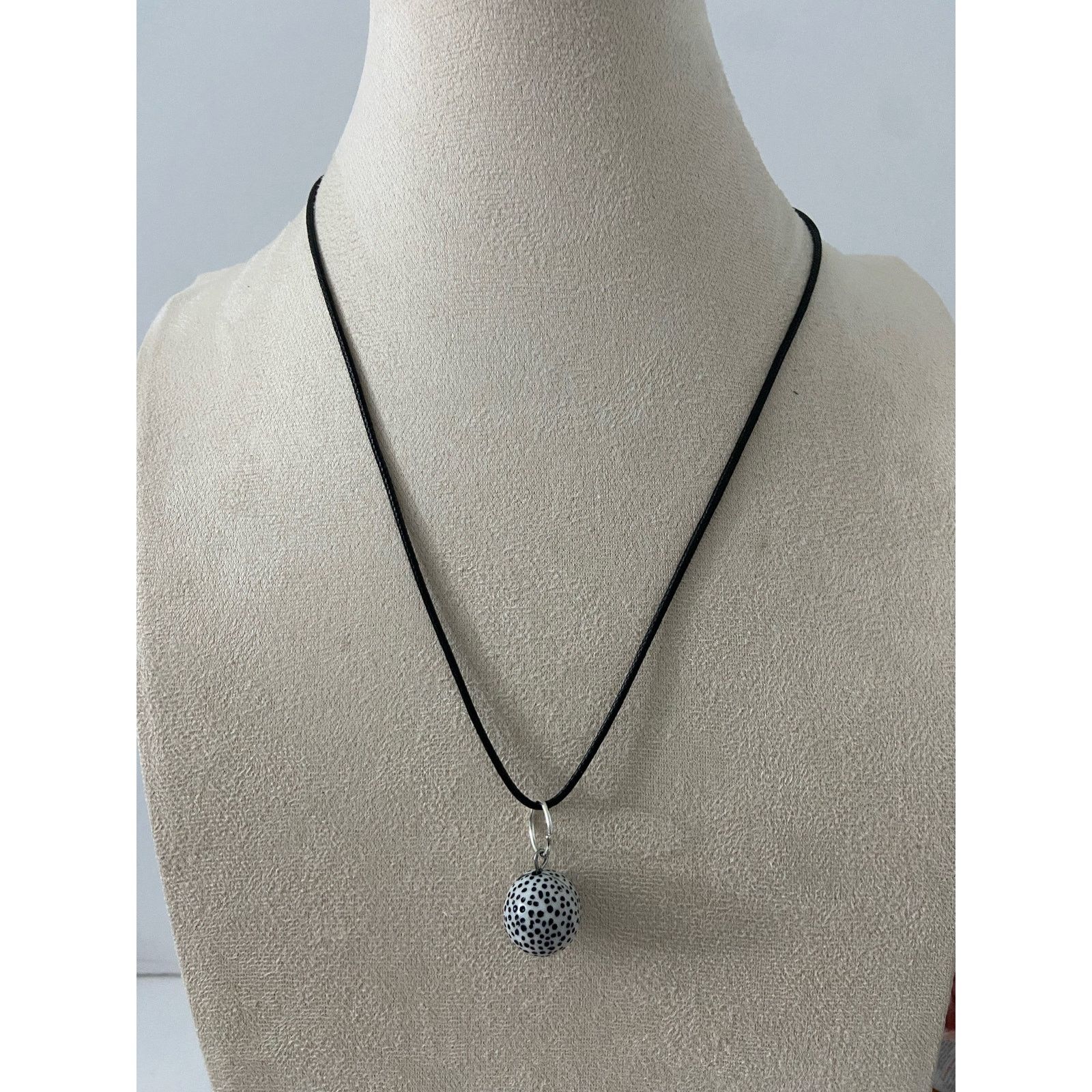 Handmade Upcycled white polka dot pendant necklace Size ONE SIZE - 1 Thumbnail