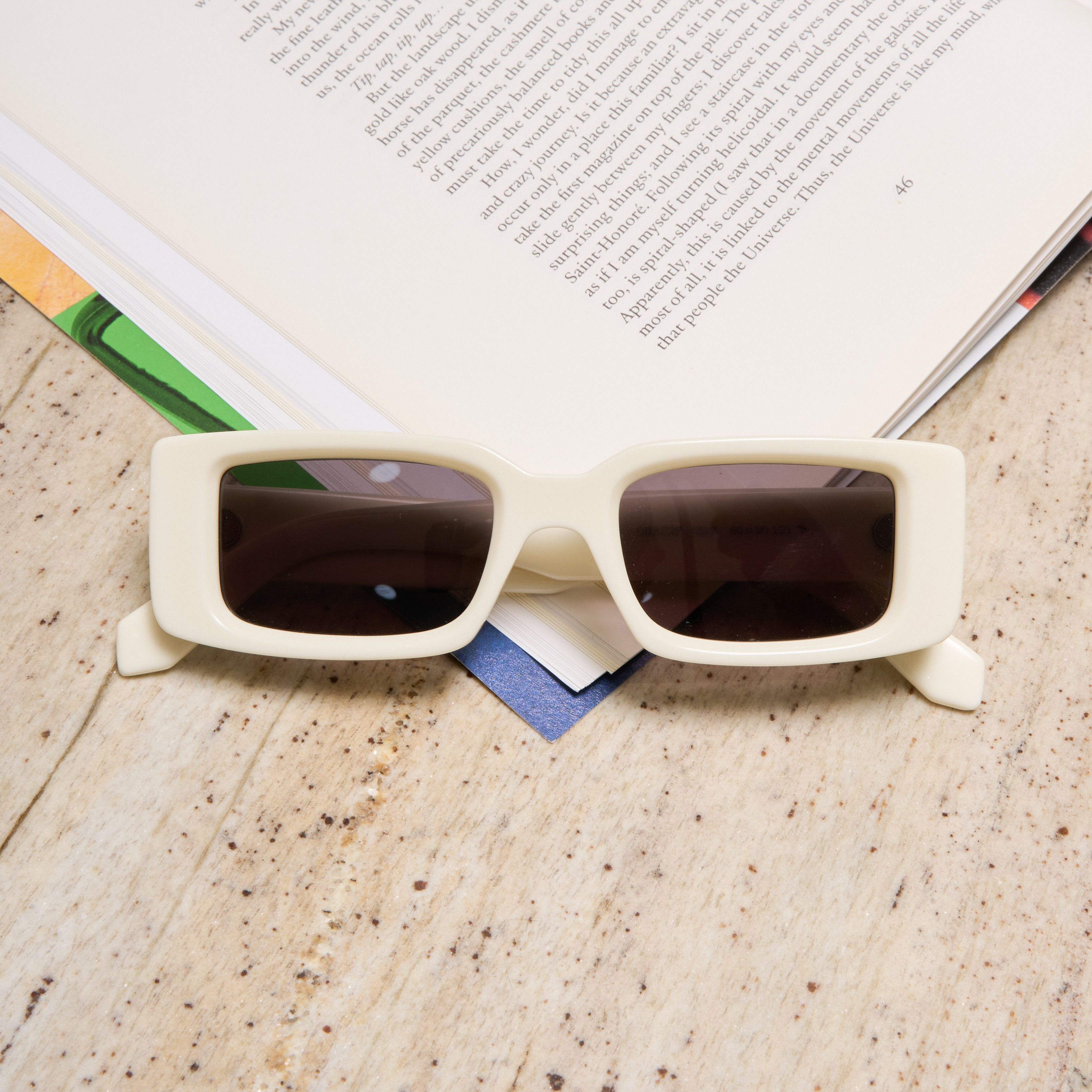 Off-White OFF WHITE Arthur Sunglasses WHITE DARK GREY Size ONE SIZE - 2 Thumbnail