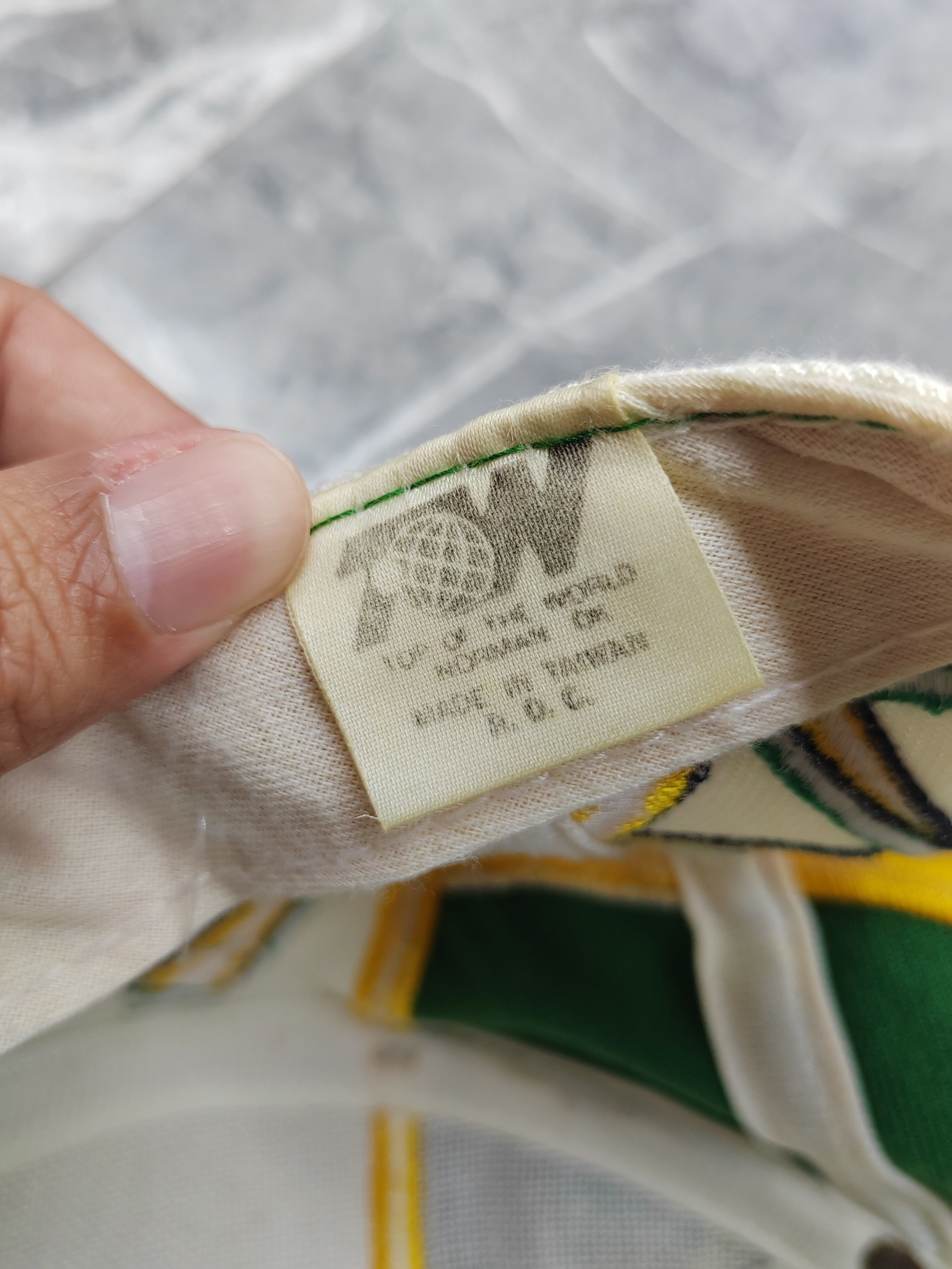 Vintage Vintage Notre Dame Fighting Irish TOW Graffiti Style Cap Size ONE SIZE - 8 Thumbnail