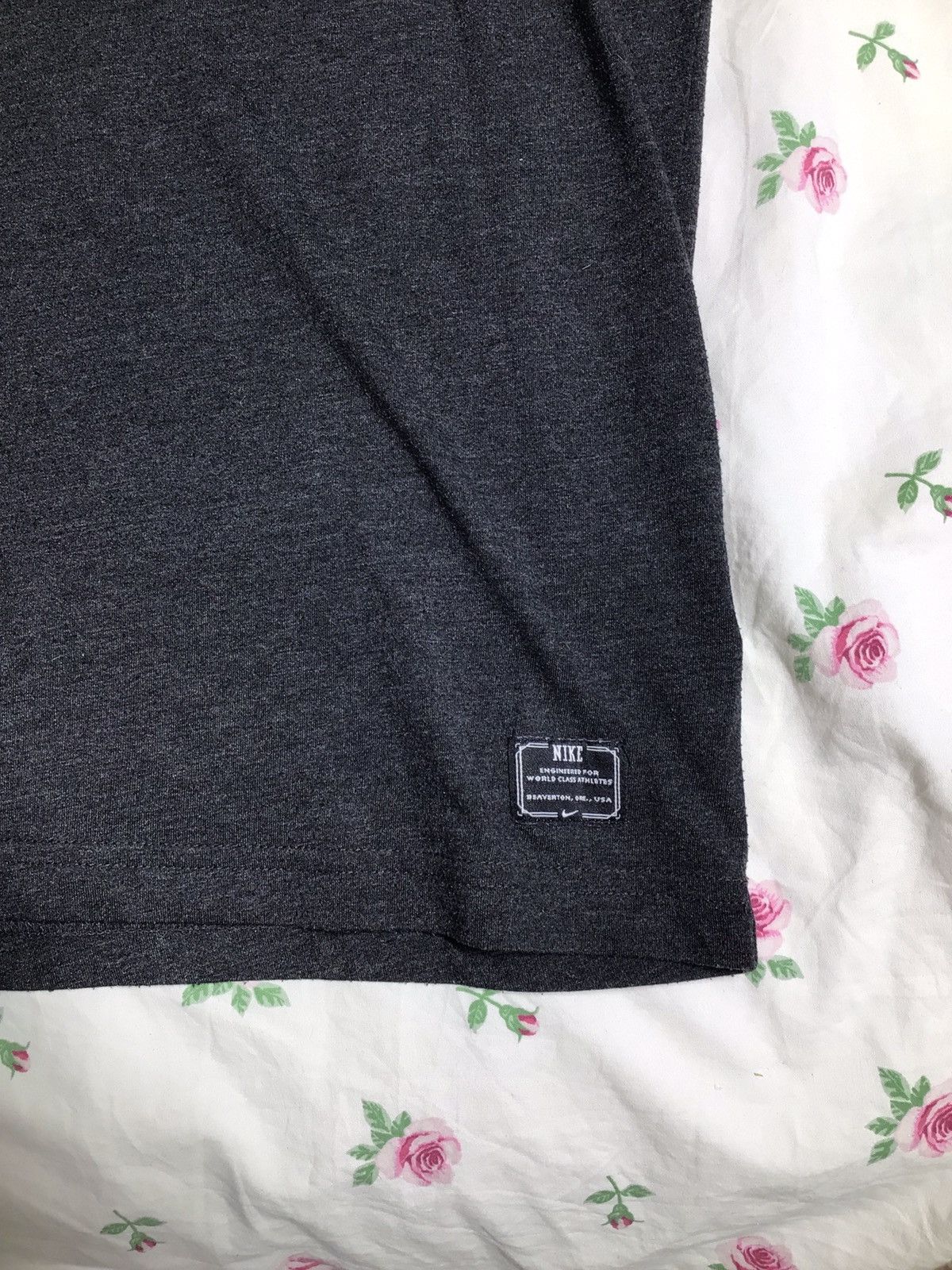 Nike SB Vintage Nike SB T-shirt Size US L / EU 52-54 / 3 - 4 Thumbnail