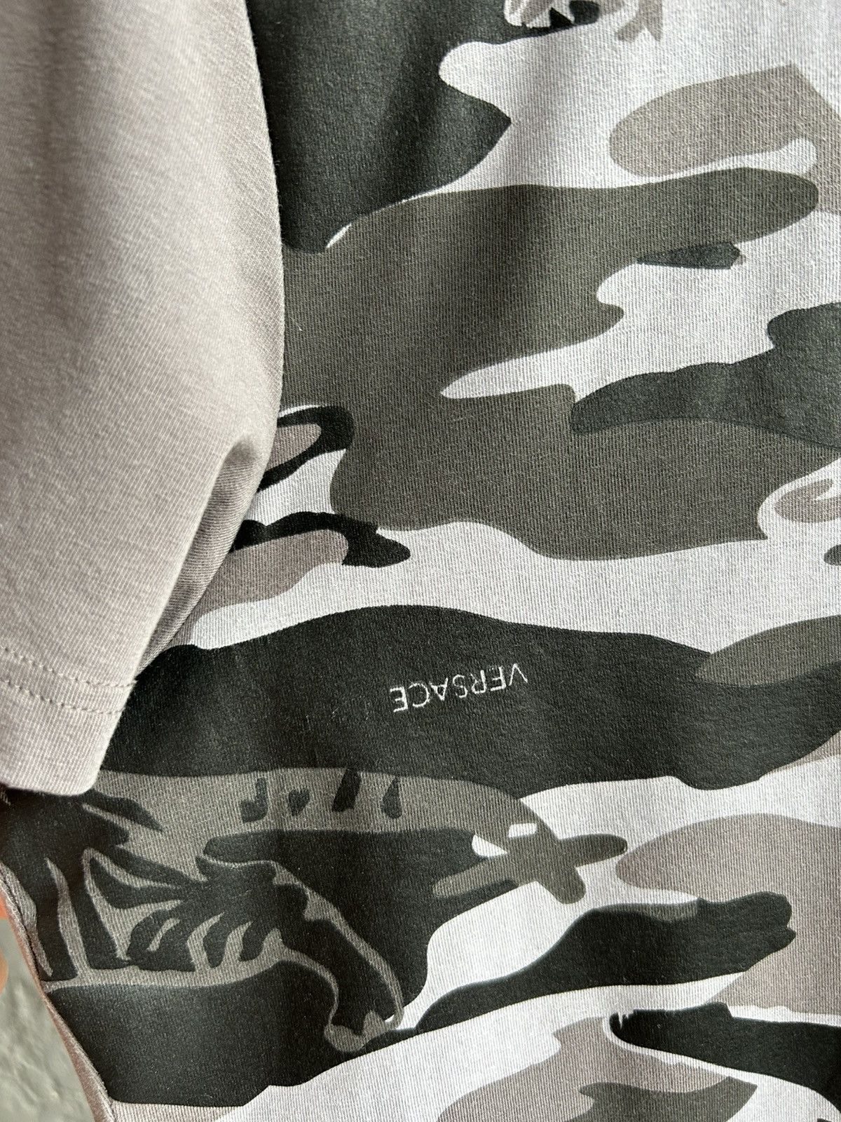 Versace Jeans Couture Versace Jeans Man's Camo-tiger t-shirt size L Size US M / EU 48-50 / 2 - 7 Thumbnail