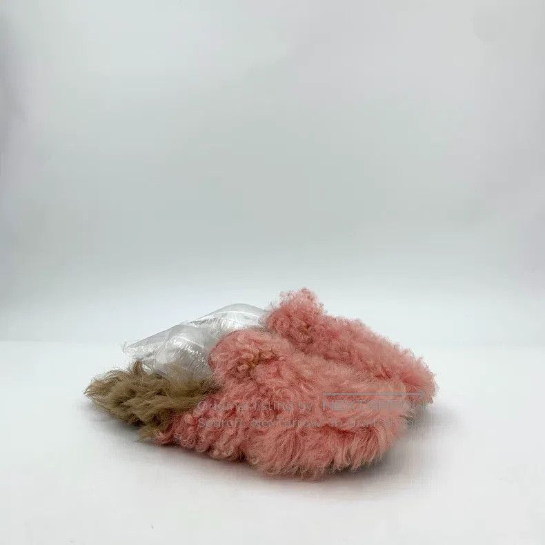 Gucci Pink plush flat casual slippers