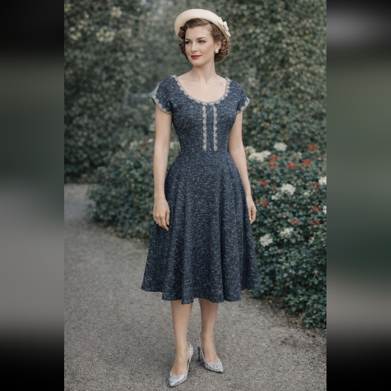 Vintage 1950s Grey Silk Tweed Rhinestone Beaded Embellished Dress L Size L / US 10 / IT 46 - 2 Thumbnail
