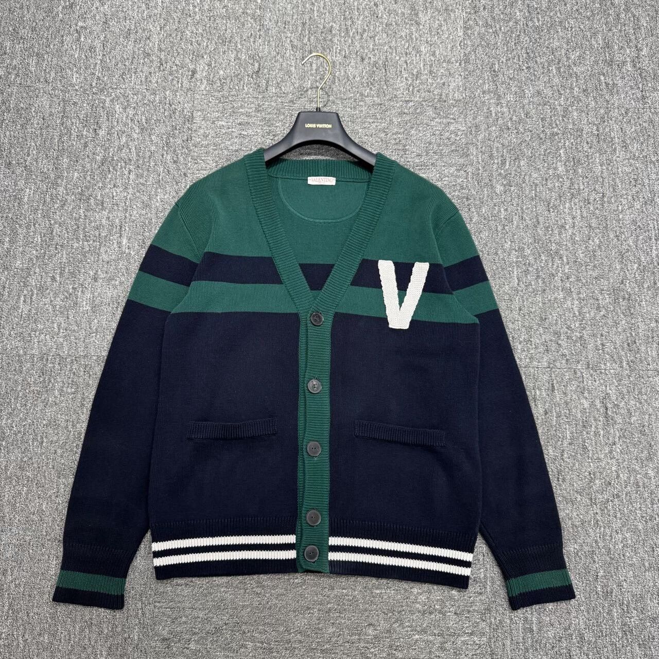 Valentino valentino embroidered logo v-neck long sleeve sweater. Size US L / EU 52-54 / 3 - 1 Thumbnail