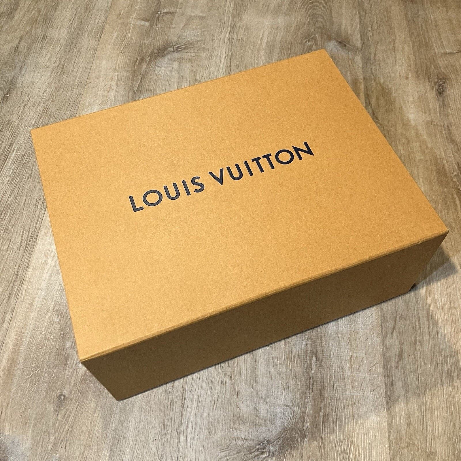 Louis Vuitton Louis Vuitton Rivoli White Silver High Top CLEAN Strap Size US 8 / EU 41 - 3 Thumbnail