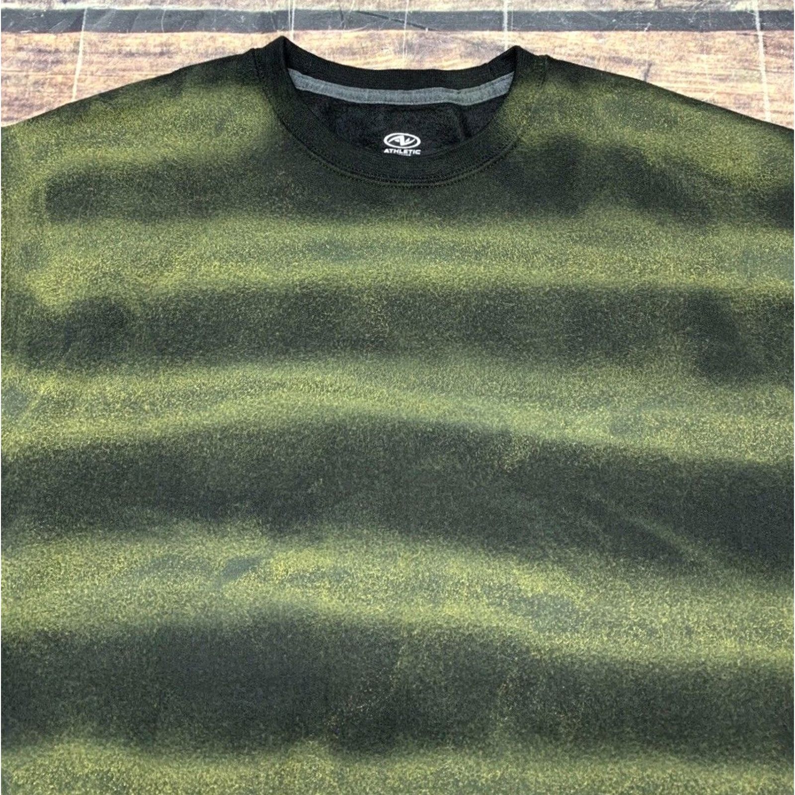 Athletic Works Athletic Works Men’s Crewneck Sweatshirt M Black Green Yellow Pullover Regular Size US M / EU 48-50 / 2 - 2 Thumbnail
