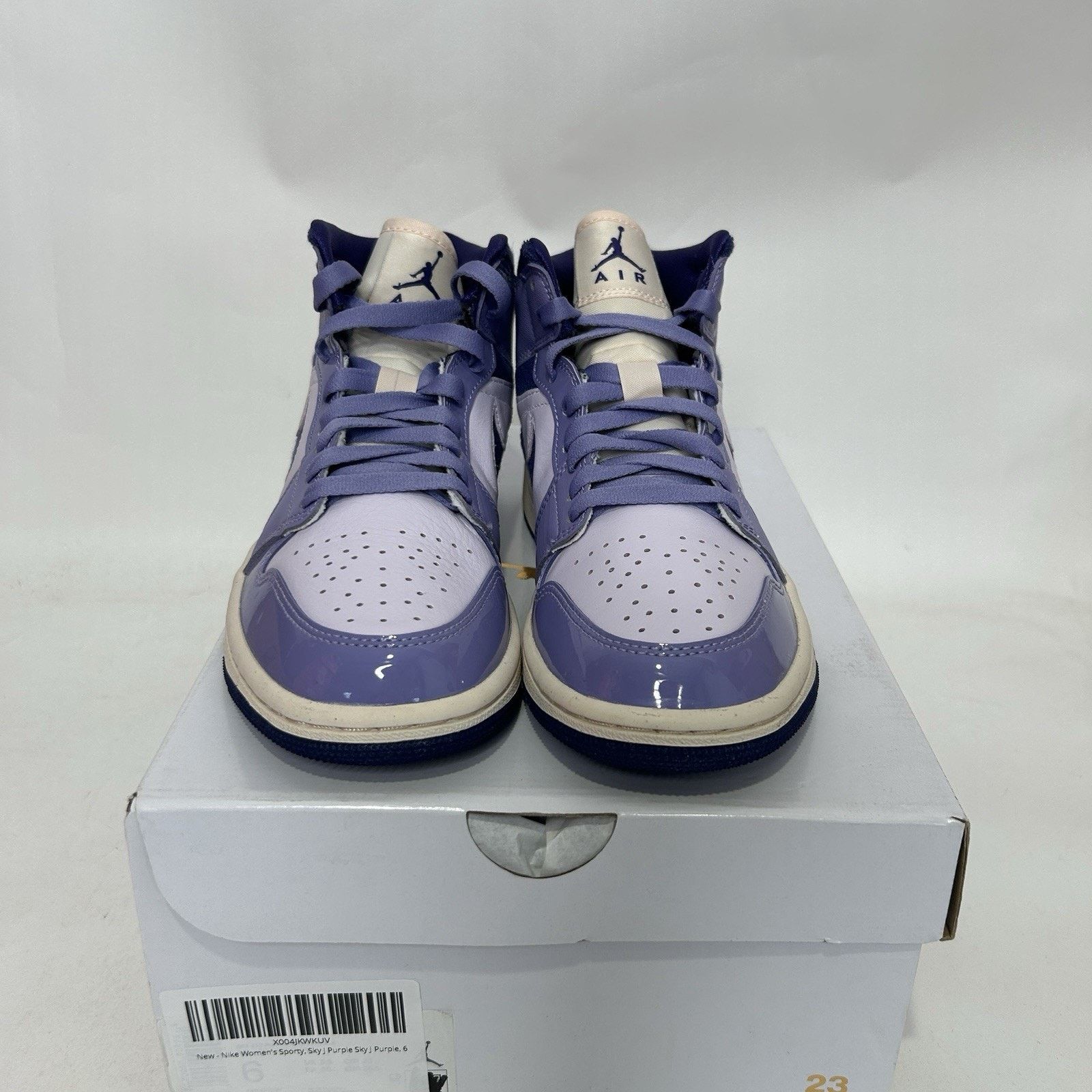 Jordan Brand Nike Air Jordan 1 Mid SE WMNS “Light Purple Chenille” Size US 6 / IT 36 - 2 Thumbnail
