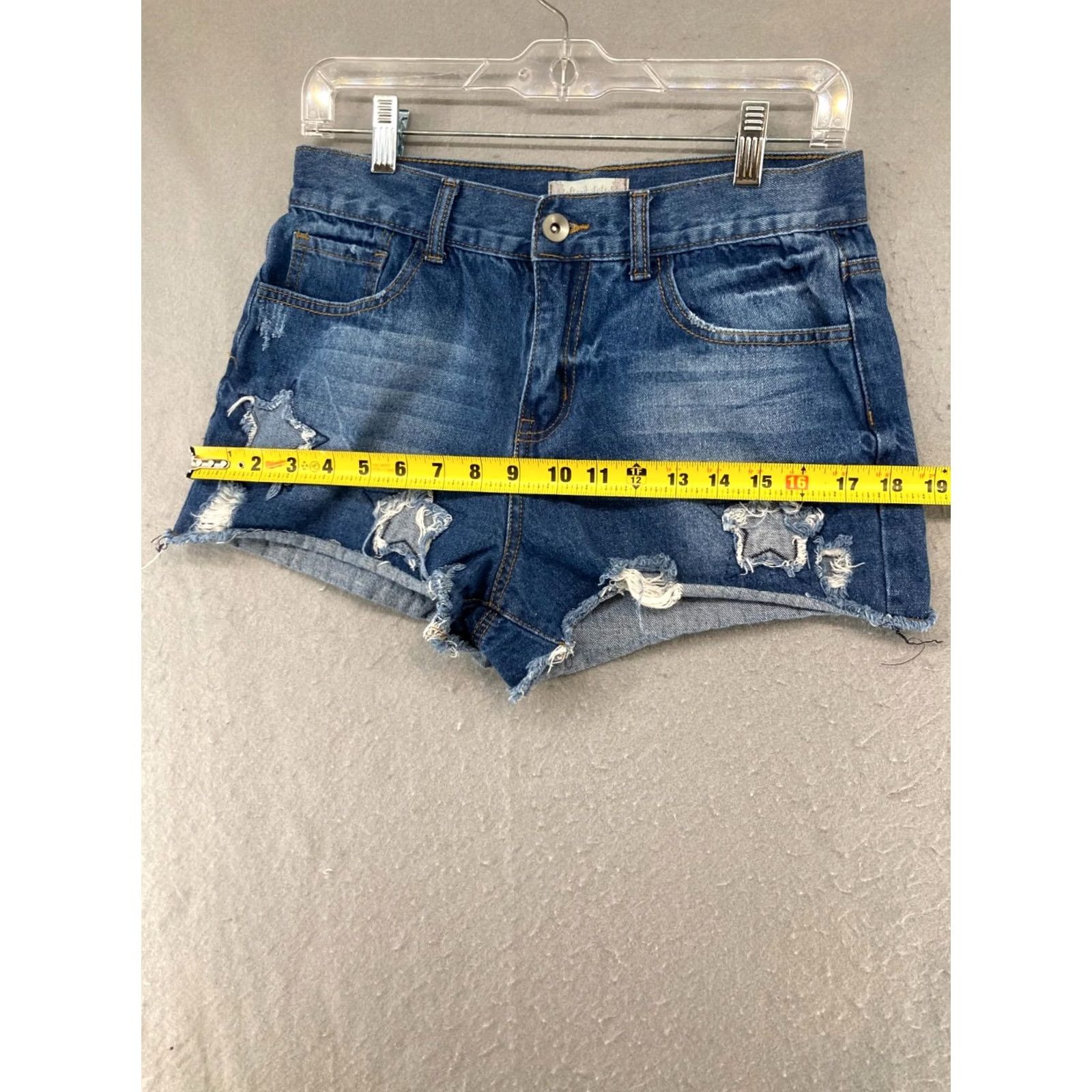 Vintage Altar'd State Womens Shorts 28 Denim Stretch Distressed Raw Hem Star Pocket Size 28" / US 6 / IT 42 - 3 Thumbnail
