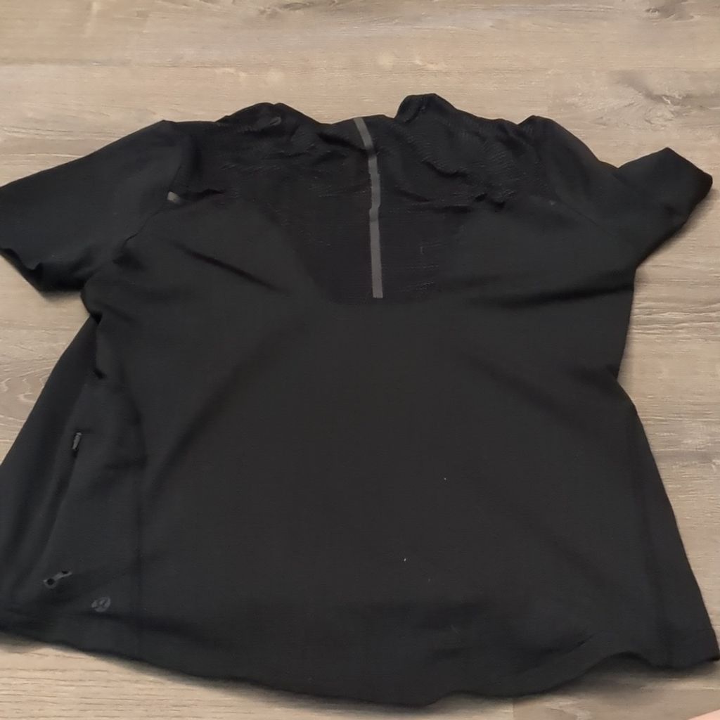 Lululemon Lululemon black short sleeve tee size medium? Size US M / EU 48-50 / 2 - 2 Thumbnail