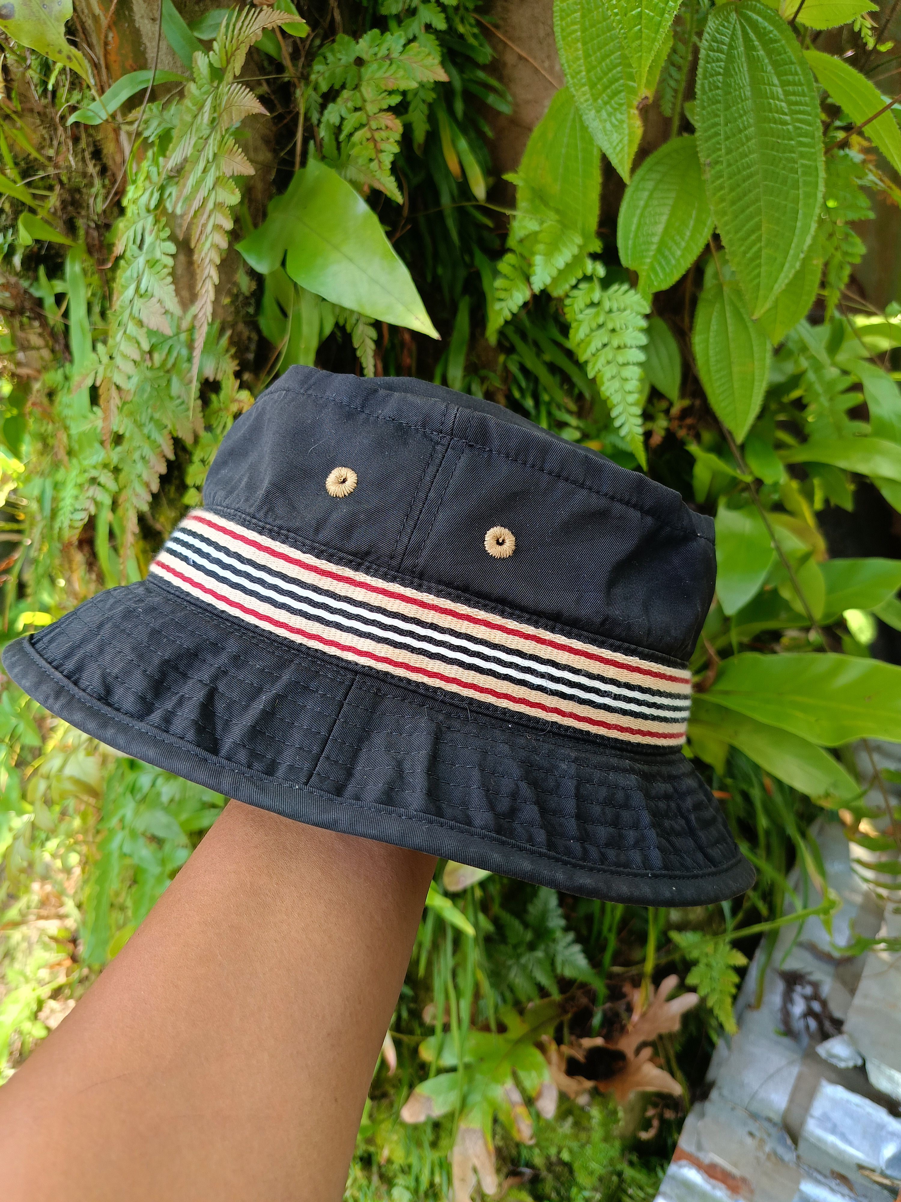 Burberry BURBERRY BLACK LABEL VINTAGE BUCKET HAT Size ONE SIZE - 9 Thumbnail