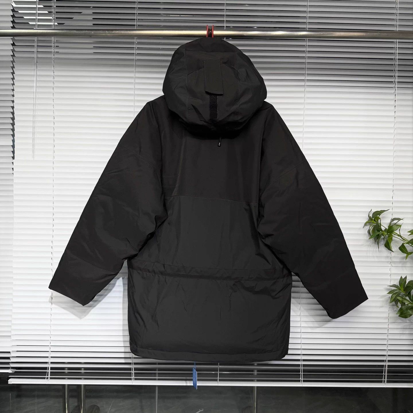 Burberry Burberry Black Down Jacket M Logo Print Hooded Size US M / EU 48-50 / 2 - 2 Thumbnail