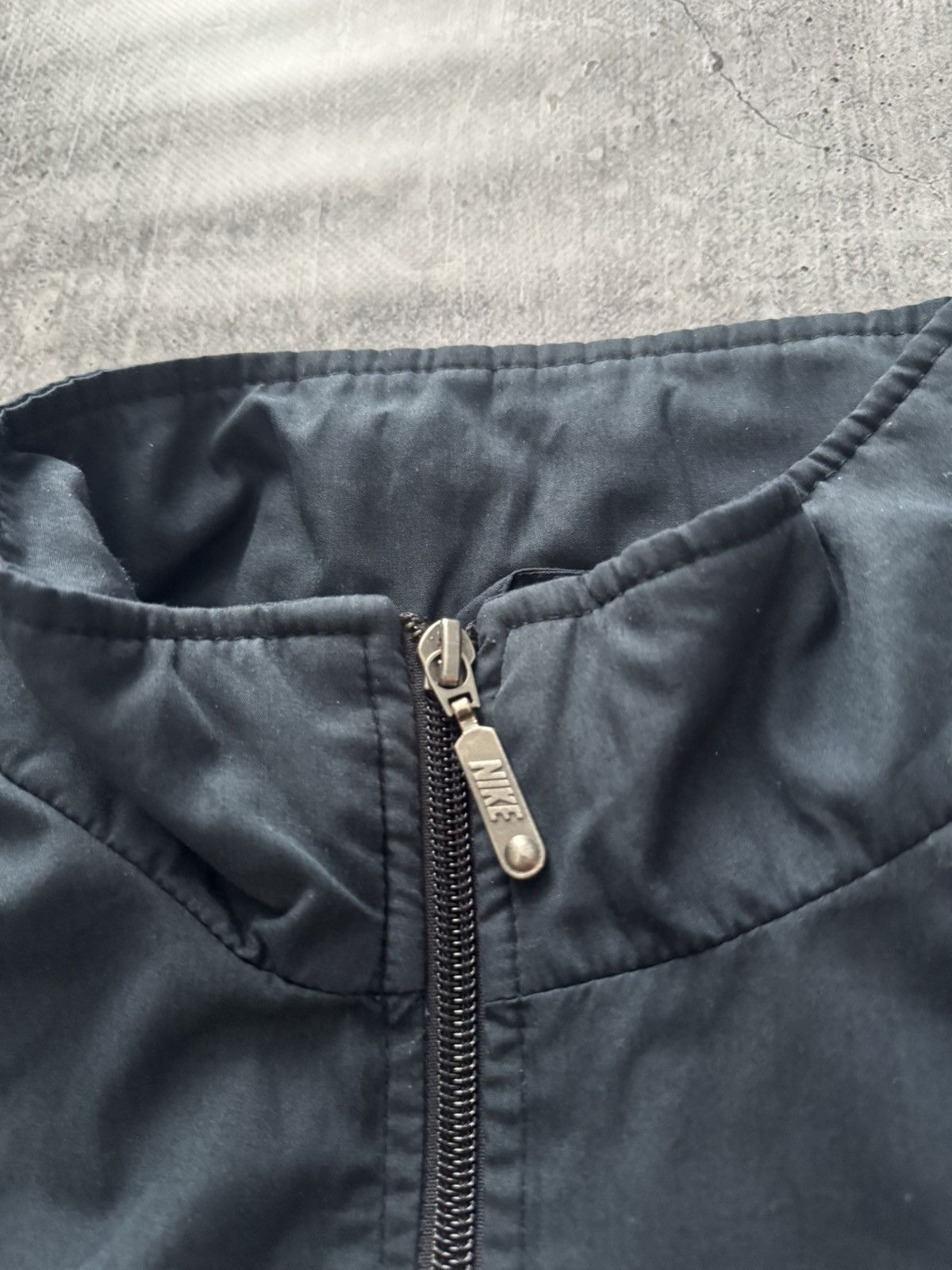 Nike Nike Vintage Nylon Jacket Swoosh Size L Luxury drill y2k Size US L / EU 52-54 / 3 - 7 Thumbnail