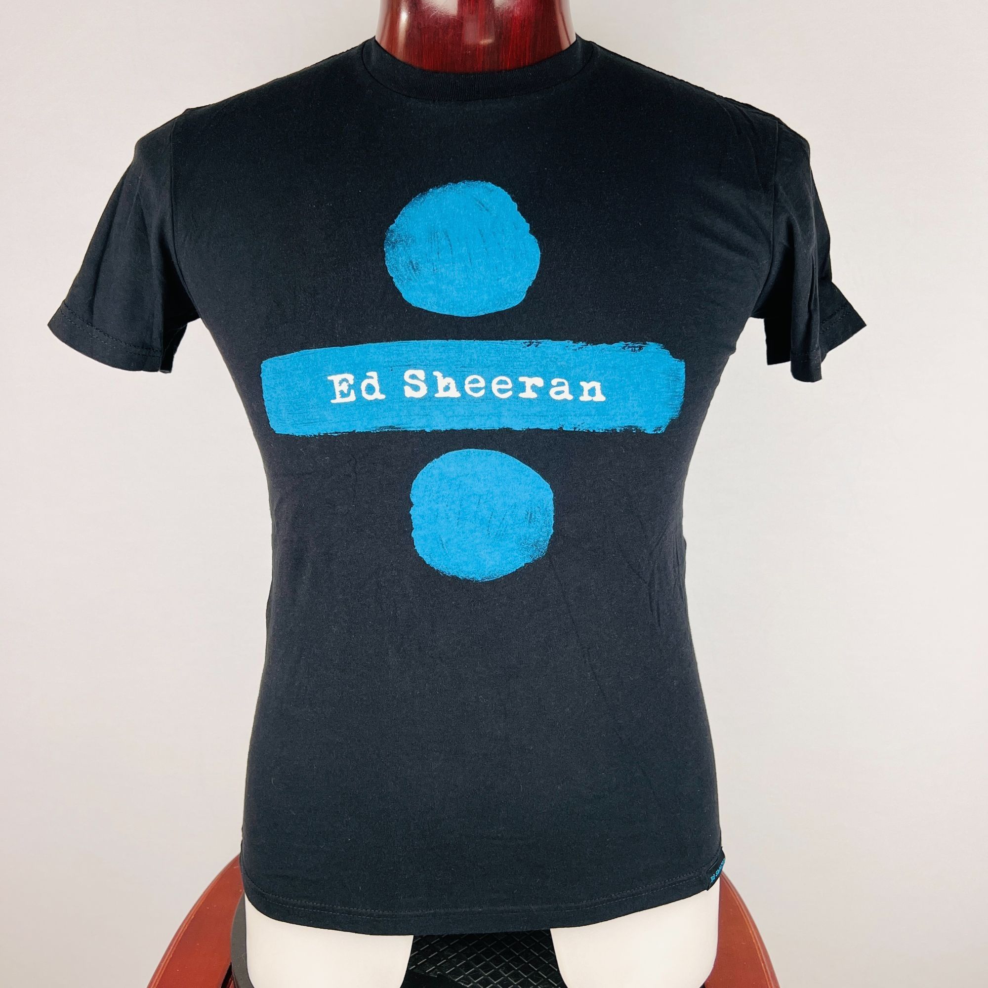 Next Level Apparel Ed Sheeran Divide Tour Concert Small T-Shirt Shirt Size US S / EU 44-46 / 1 - 1 Thumbnail