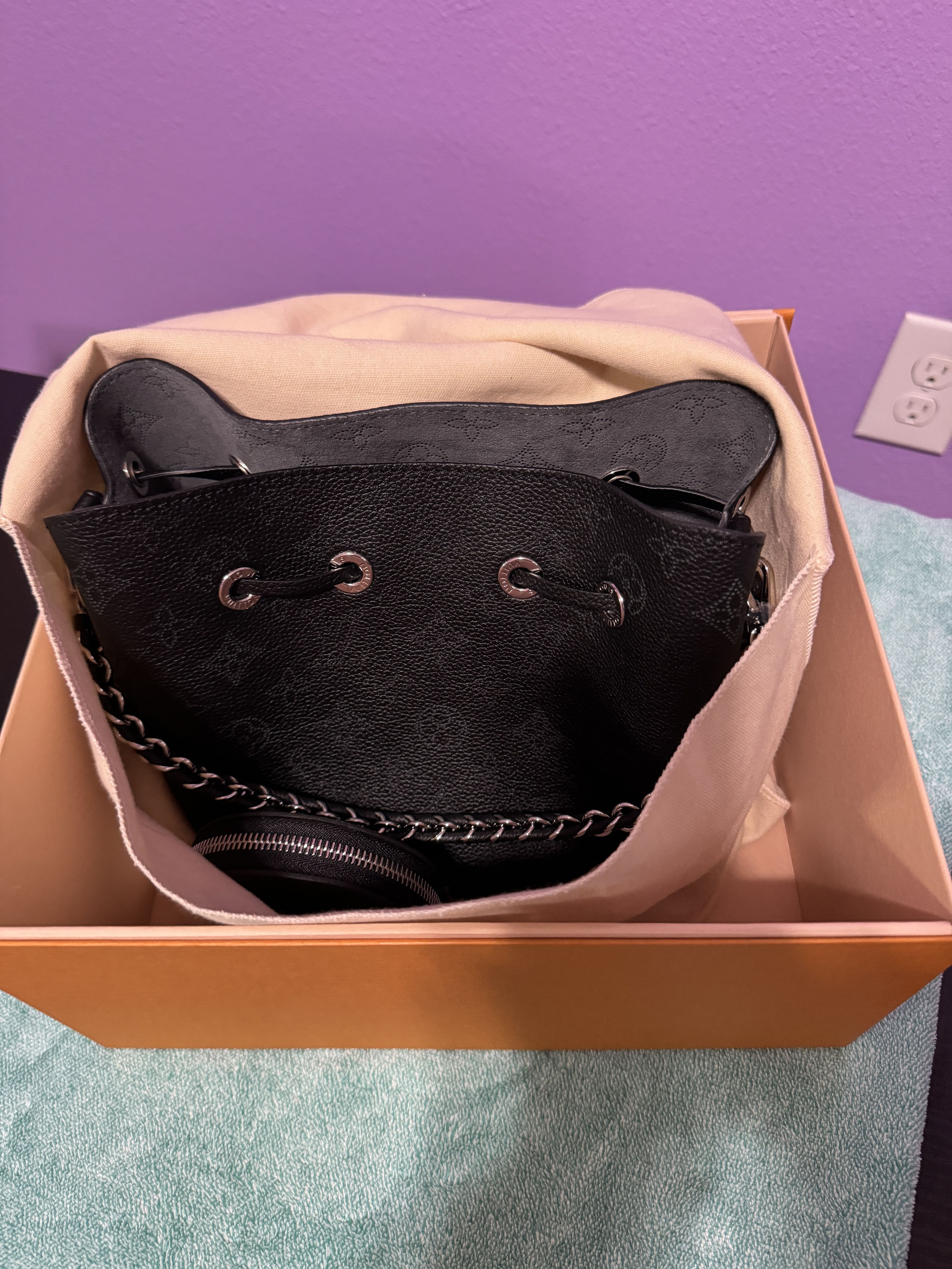 Louis Vuitton Bella Size ONE SIZE - 1 Thumbnail