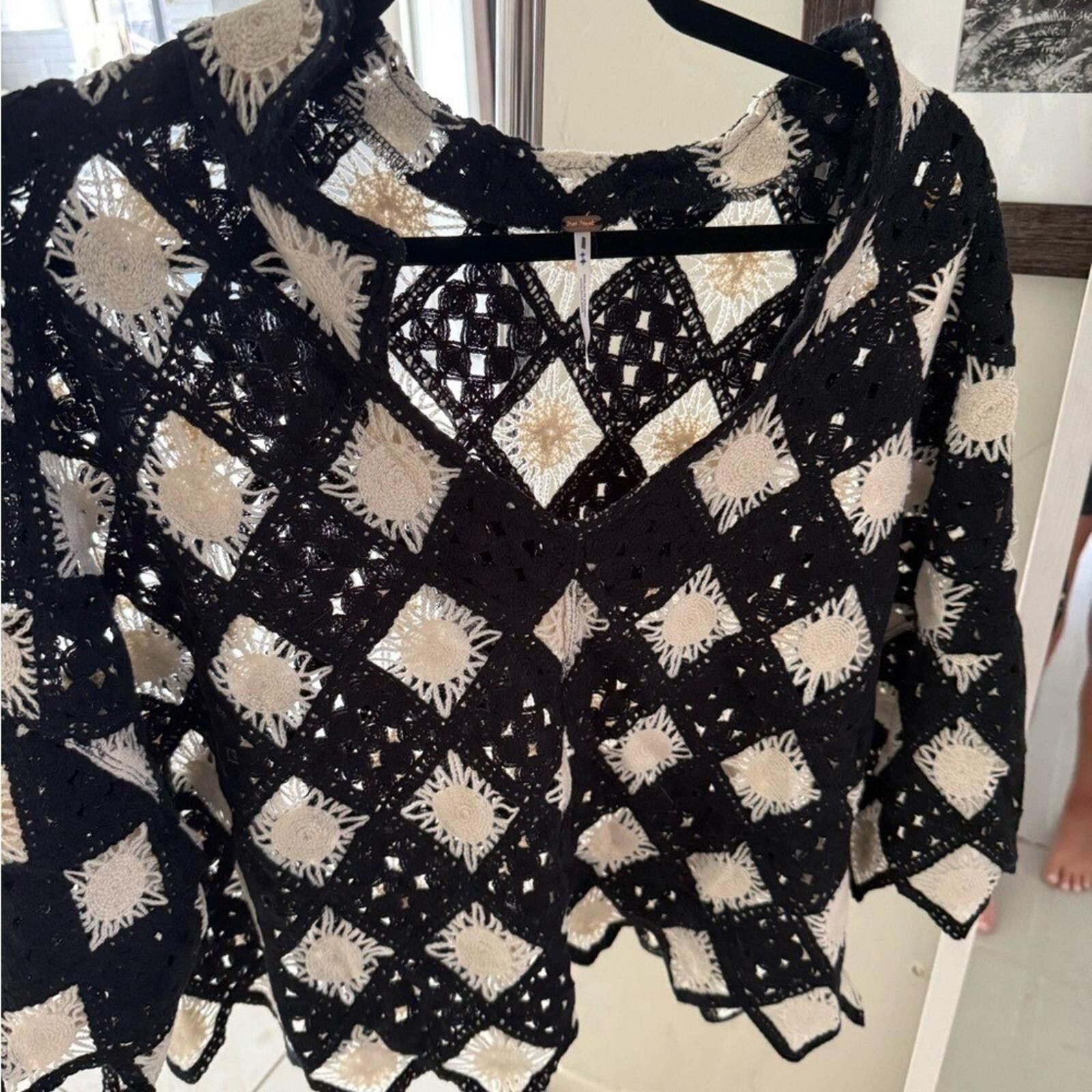 Free People NWOT Free People Beach Crochet Diamond Black Ivory XS/S Size S / US 4 / IT 40 - 7 Thumbnail