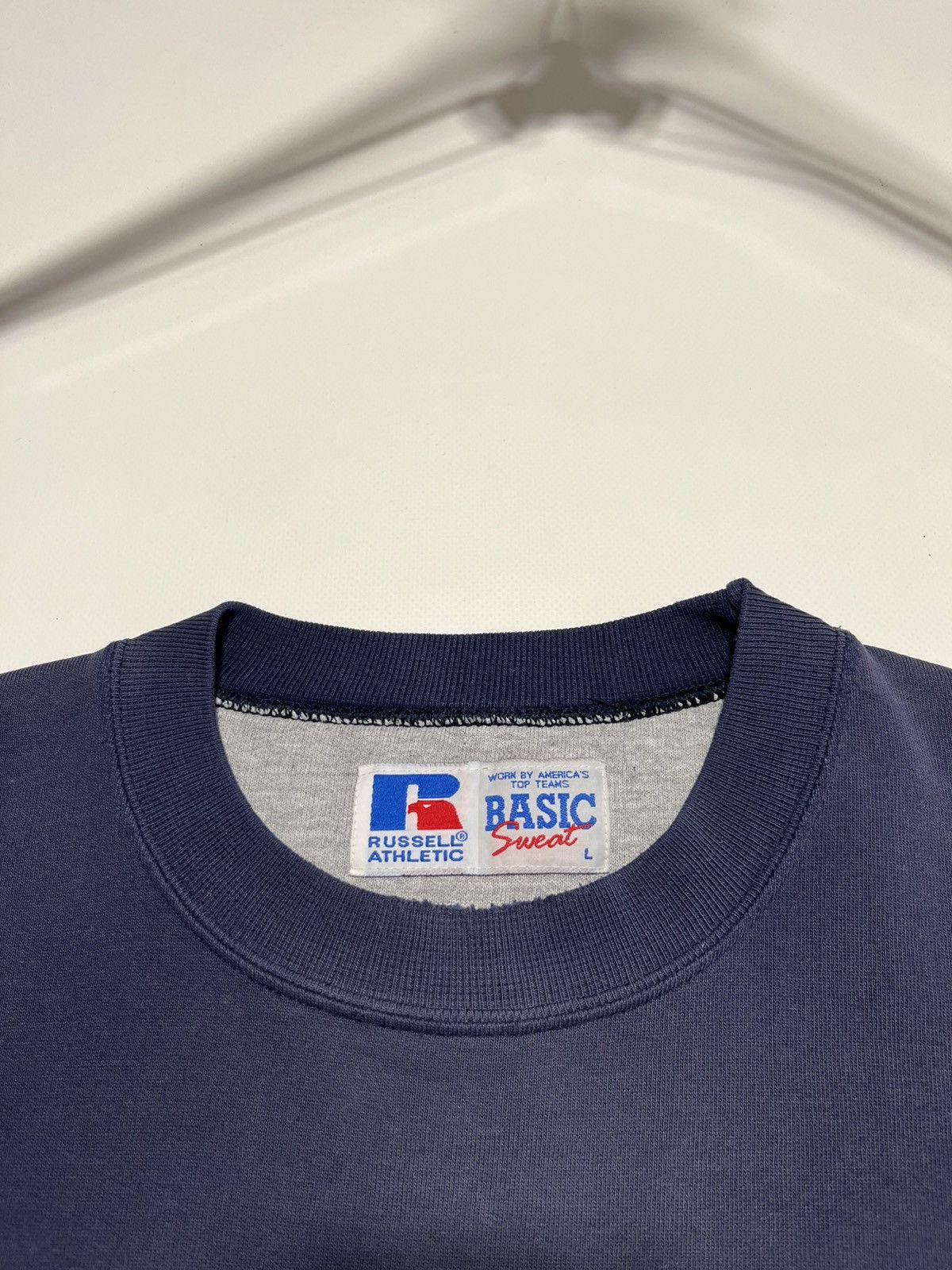 Russell Athletic True Vintage 90s Russell Athletic Boxy Sweatshirt Sun Faded Size US L / EU 52-54 / 3 - 3 Thumbnail