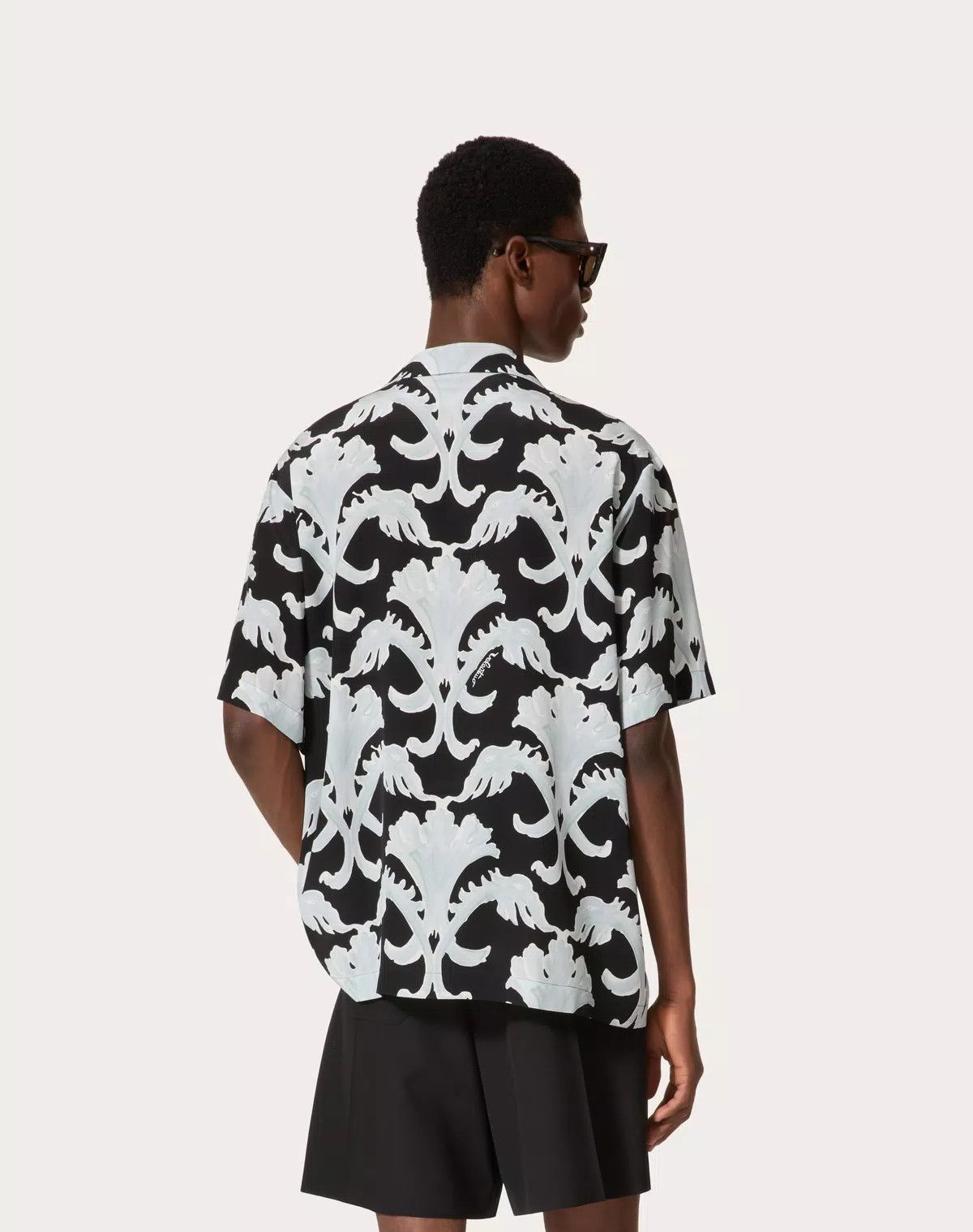 Valentino oc11z0725 Silk Bowling Shirt in Black/White Size US M / EU 48-50 / 2 - 6 Thumbnail