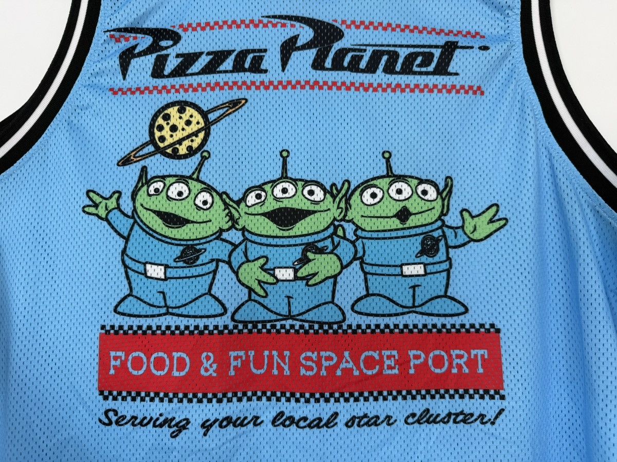 Disney DISNEY TOY STORY PIZZA PLANET PIXAR BASKETBALL JERSEY ALIENS Size US XL / EU 56 / 4 - 4 Thumbnail