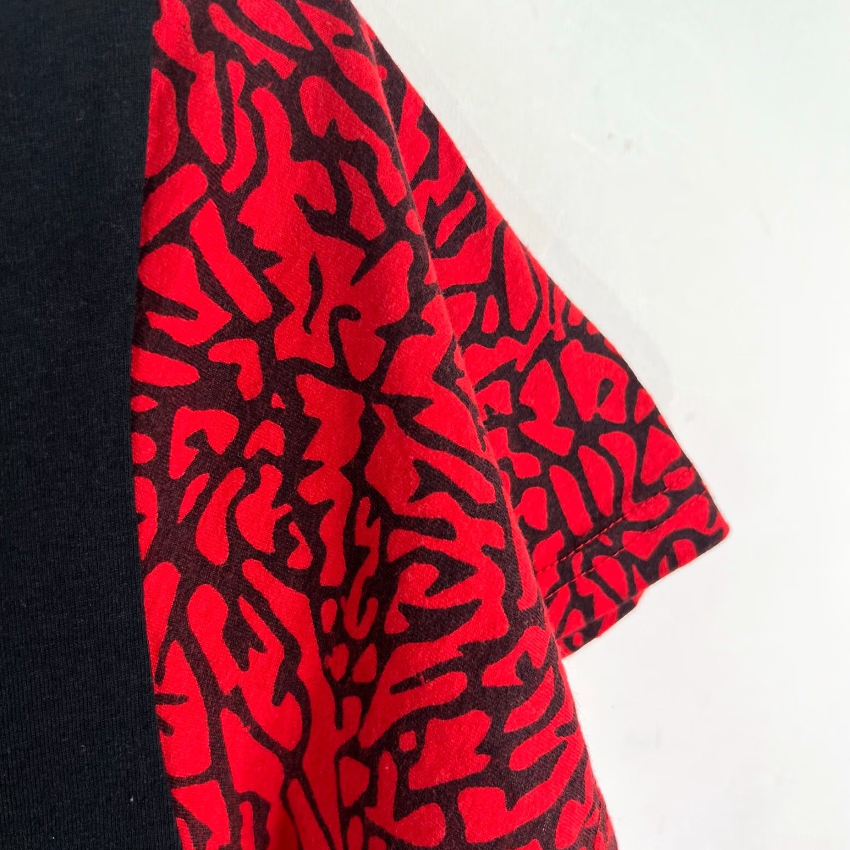 Vintage Fresh Laundry T-Shirt Men Large Chicago Bulls Legend Basketball Red Sleeves AOP Graphic Print Size US L / EU 52-54 / 3 - 3 Thumbnail