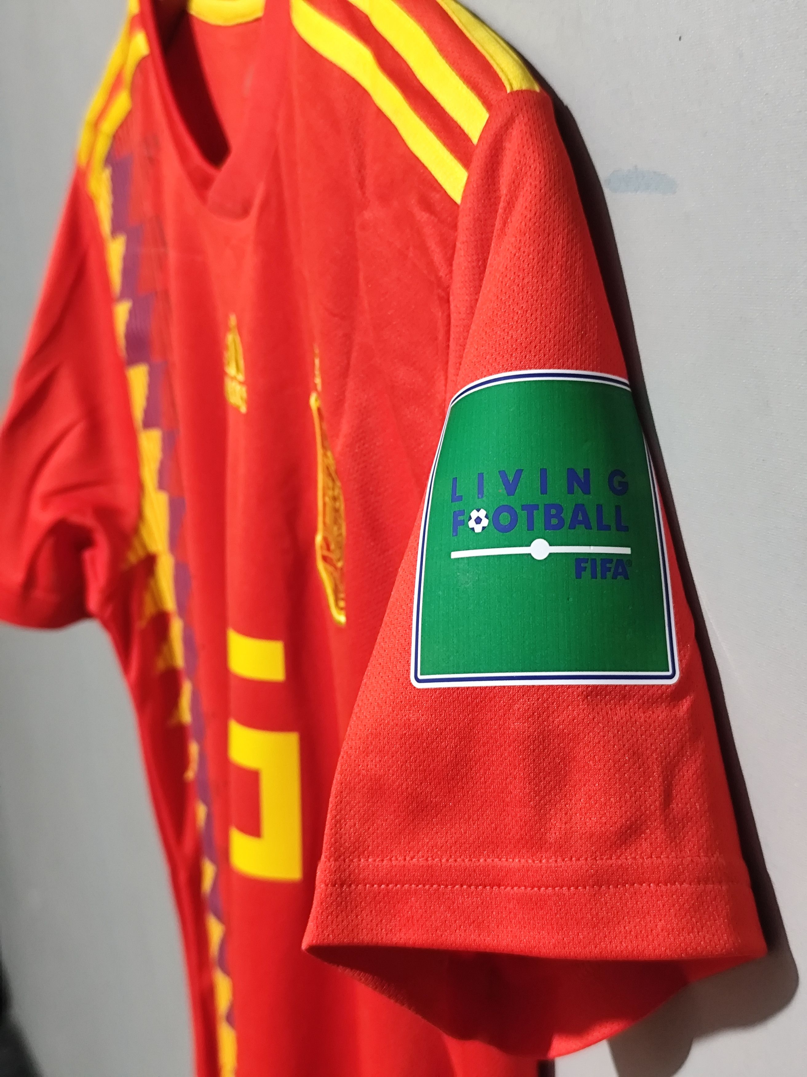 Adidas Adidas x Spain #15 Ramos World Cup 2018 Home Jersey Size US L / EU 52-54 / 3 - 6 Thumbnail