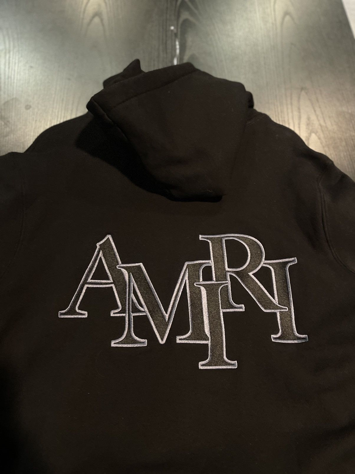 Amiri Size L - Amiri Appliqué Logo Hoodie in Black Size US L / EU 52-54 / 3 - 6 Thumbnail