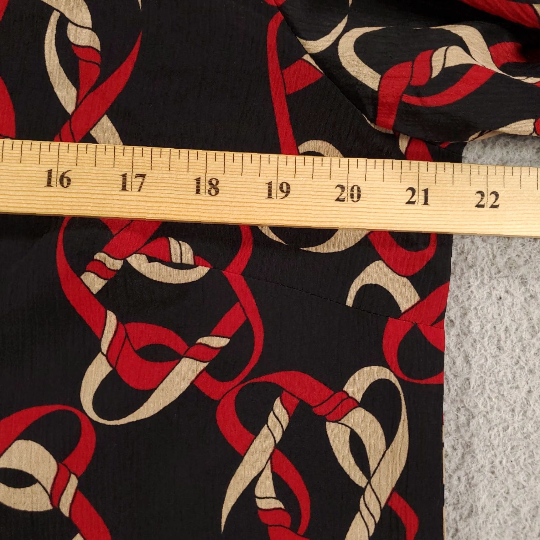 Vintage Donnkenny Blouse Womens Petite Medium Black Red Geometric Camp Button Up READ Reading? Size M / US 6-8 / IT 42-44 - 6 Thumbnail
