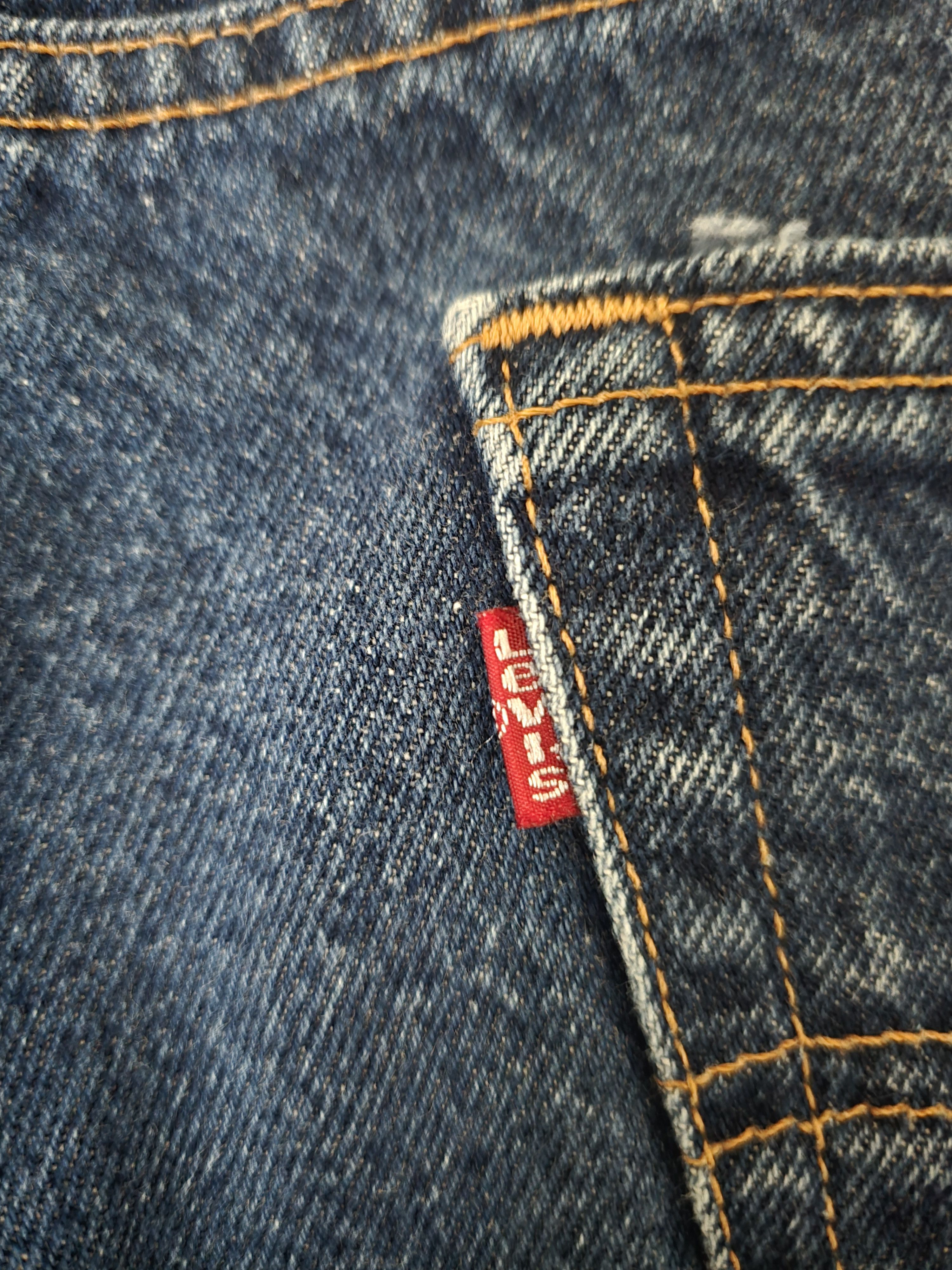 Levi's VINTAGE 1994 MEN'S 550 DARK WASH DENIM JEANS Size US 36 / EU 52 - 4 Thumbnail