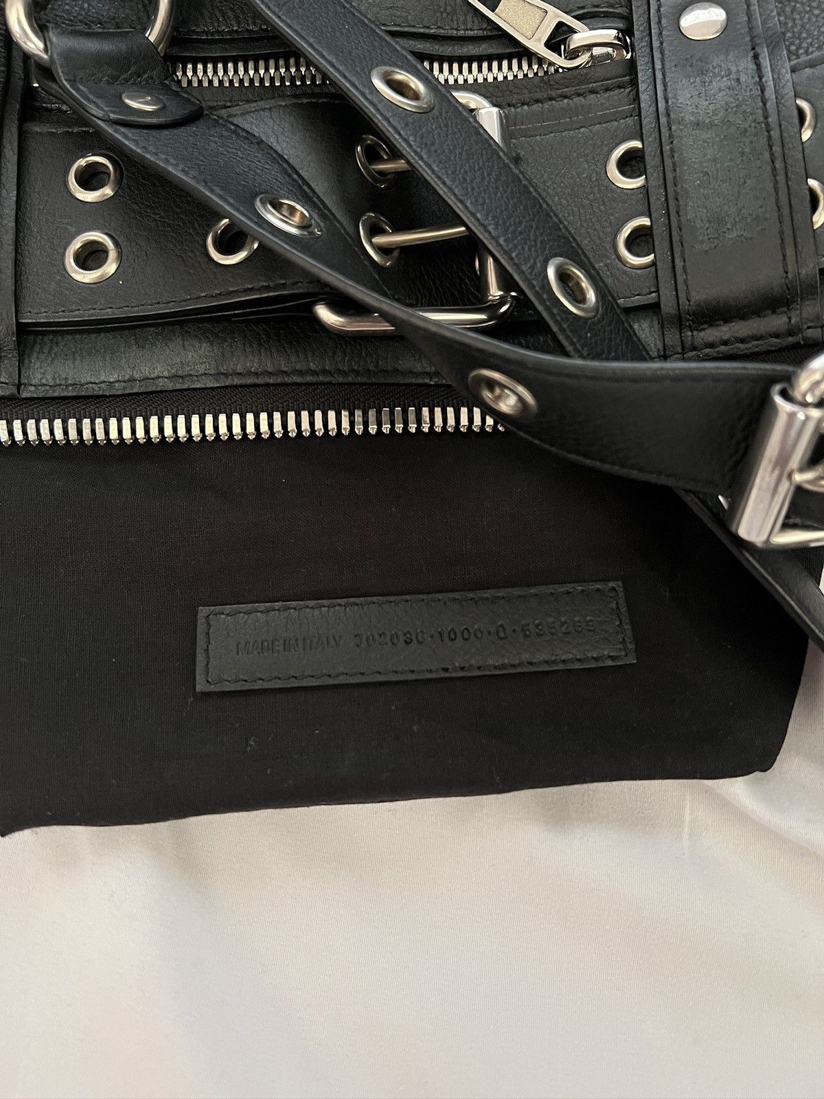 Balenciaga Balenciaga Fall22 Lost Tape Emo Bag Sz. M Size ONE SIZE - 9 Thumbnail