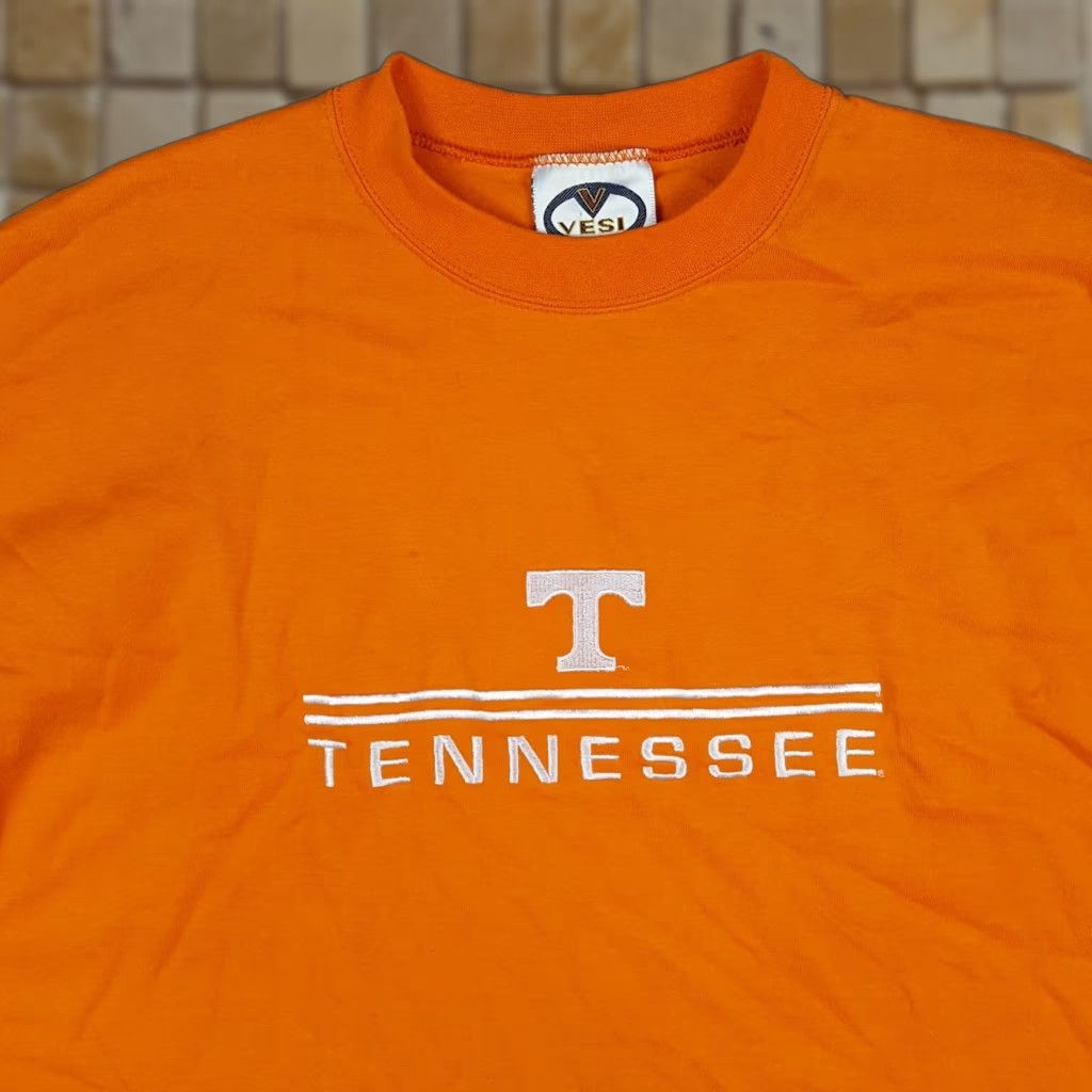 Vintage VINTAGE Tennessee University Embroidered Men’s Size L Orange College T Shirt TN Size US L / EU 52-54 / 3 - 1 Thumbnail