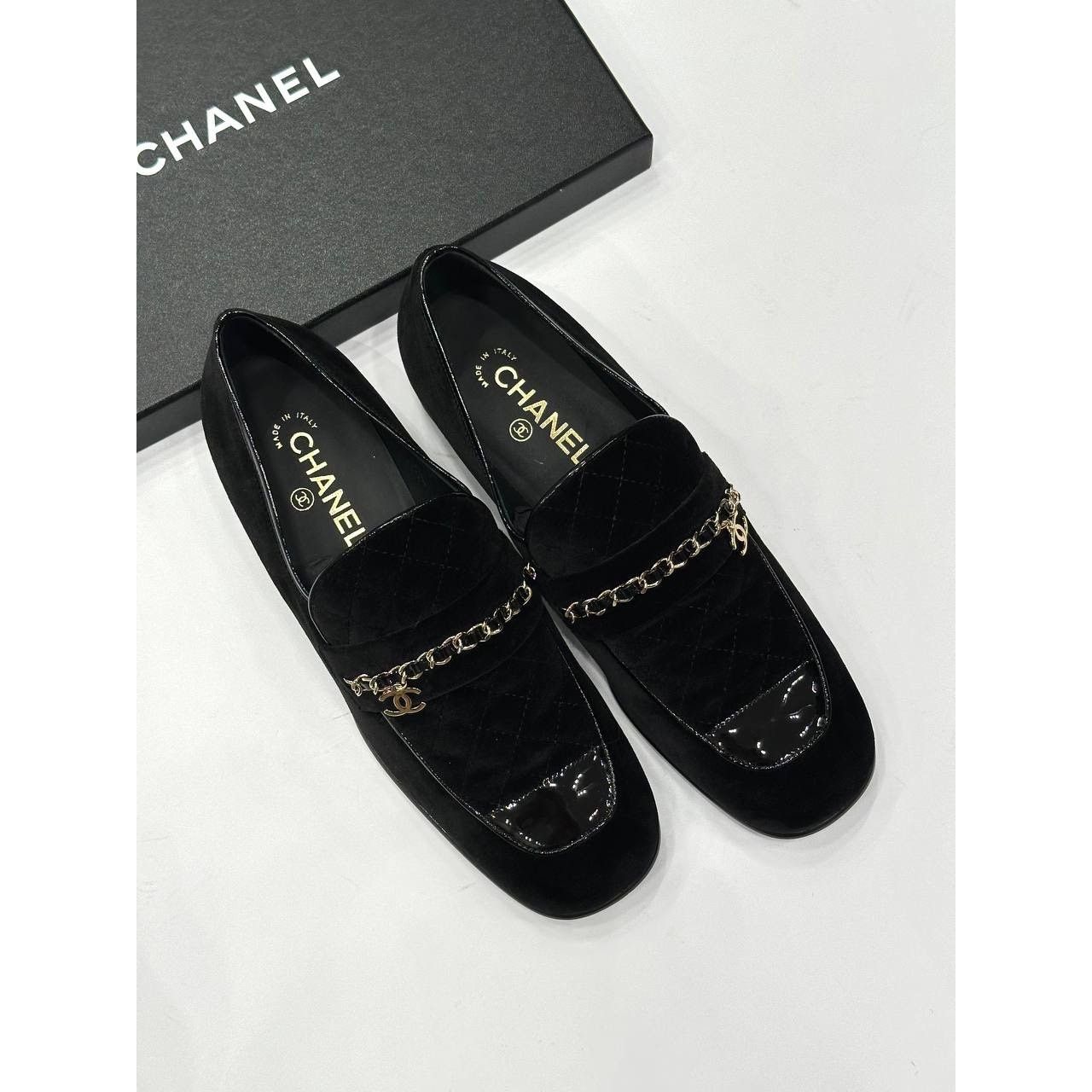 Chanel NWOB Chanel Black Suede Loafers Sz.41 Size US 11 / IT 41 - 4 Thumbnail