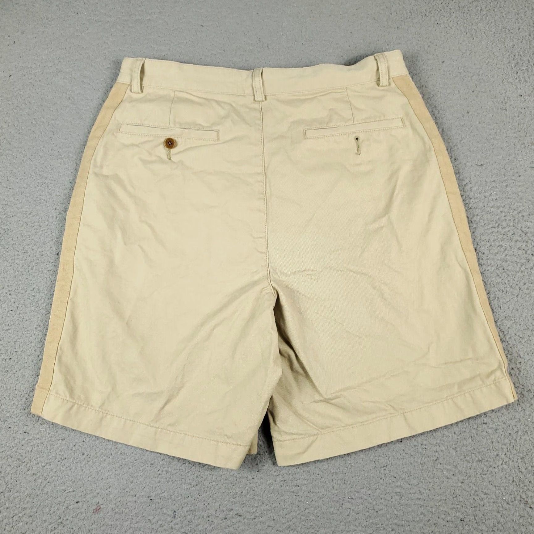 Tommy Hilfiger VINTAGE Tommy Hilfiger Shorts Women's Size 32 Beige Casual Chino Flat Front Size 32" / US 10 / IT 46 - 7 Thumbnail