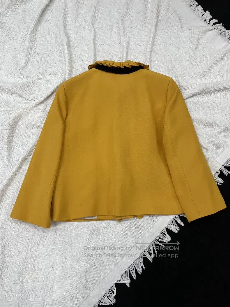 Gucci Gucci Yellow pearl button jacket Size M / US 6-8 / IT 42-44 - 2 Thumbnail