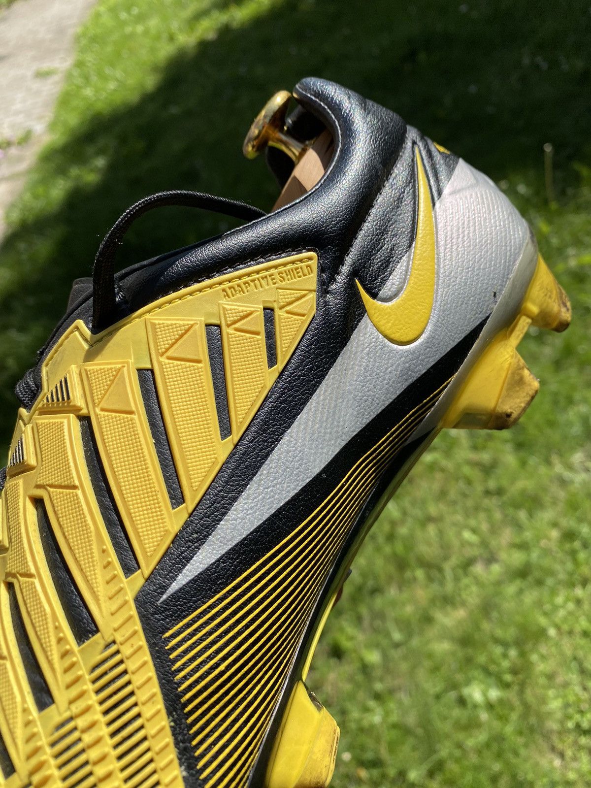 Nike × Vintage Nike Total 90 T90 Laser IV FG Pro men’s soccer cleats Size US 10 / EU 43 - 12 Thumbnail